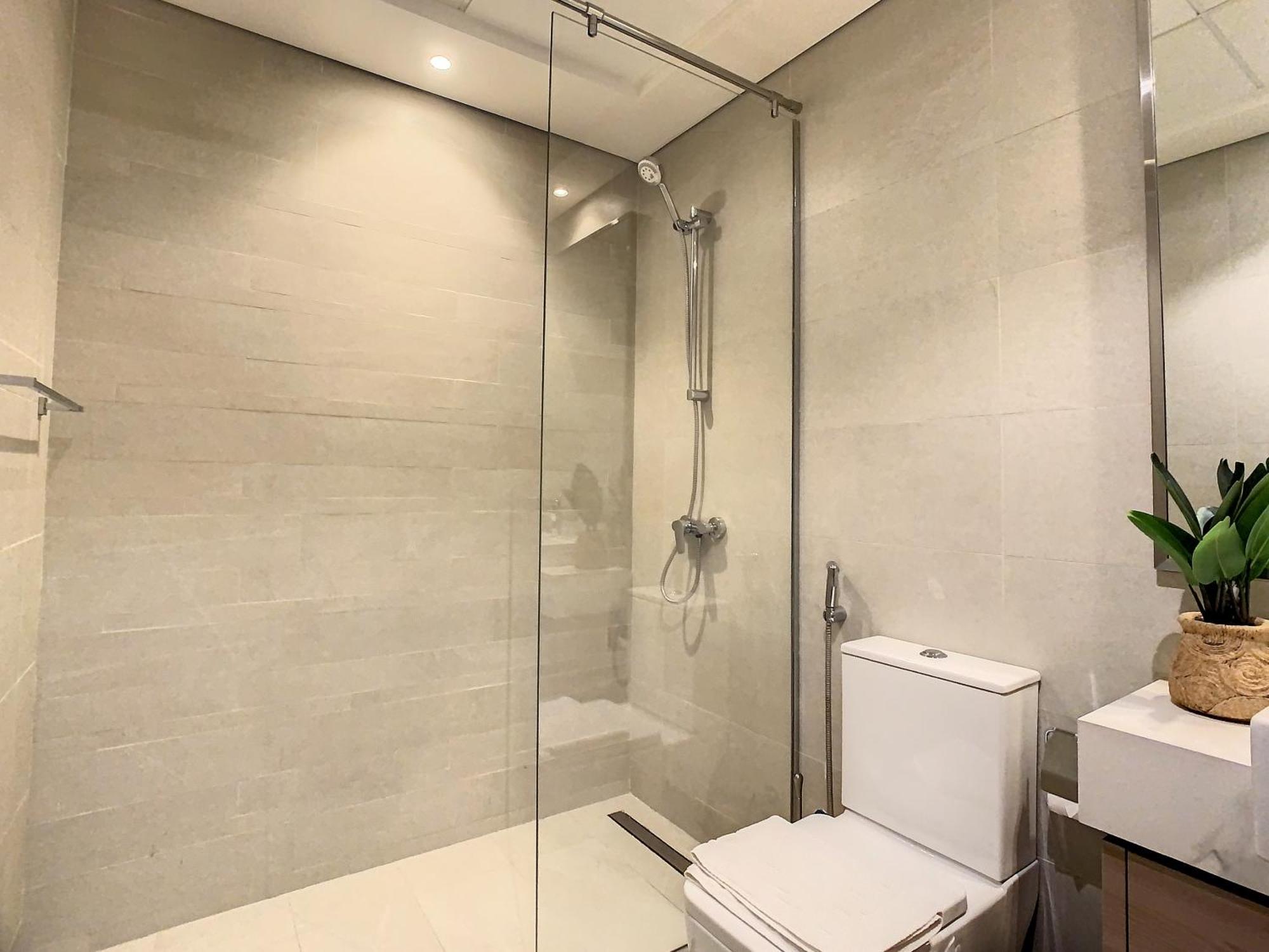 Apartment Modern Near Dxb Airport Sleeps 4 *