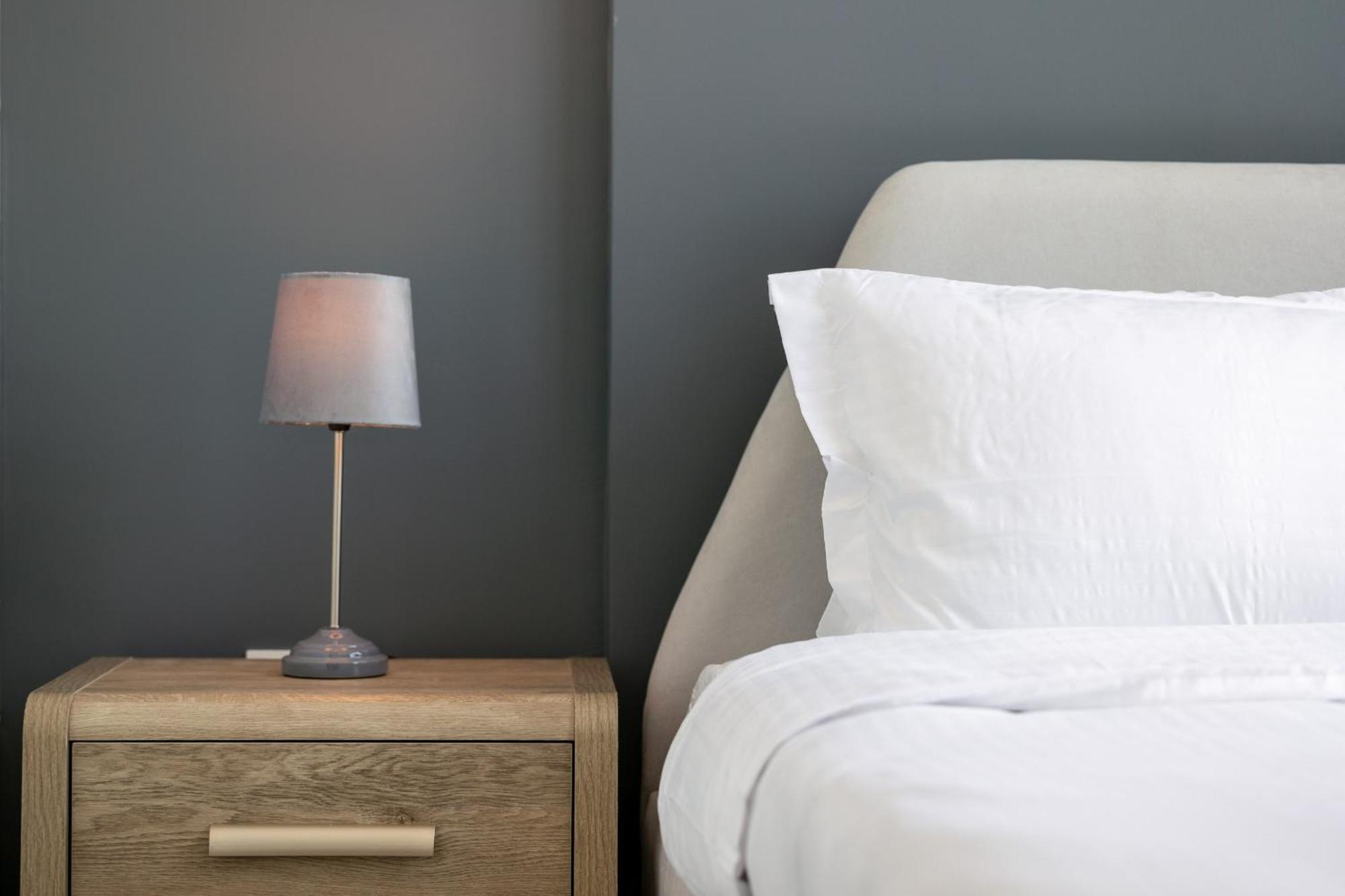 Modern Near Dxb Airport Sleeps 4