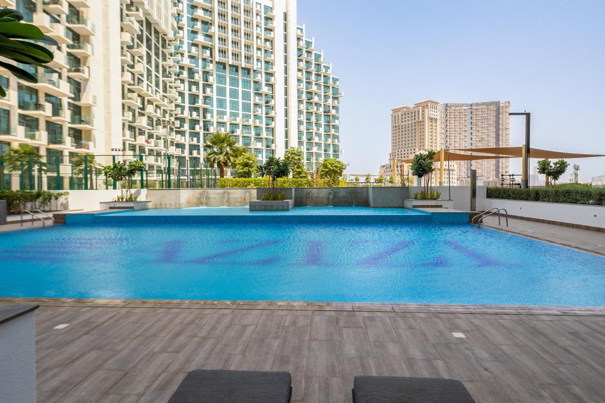 Apartment Modern Near Dxb Airport Sleeps 4 *