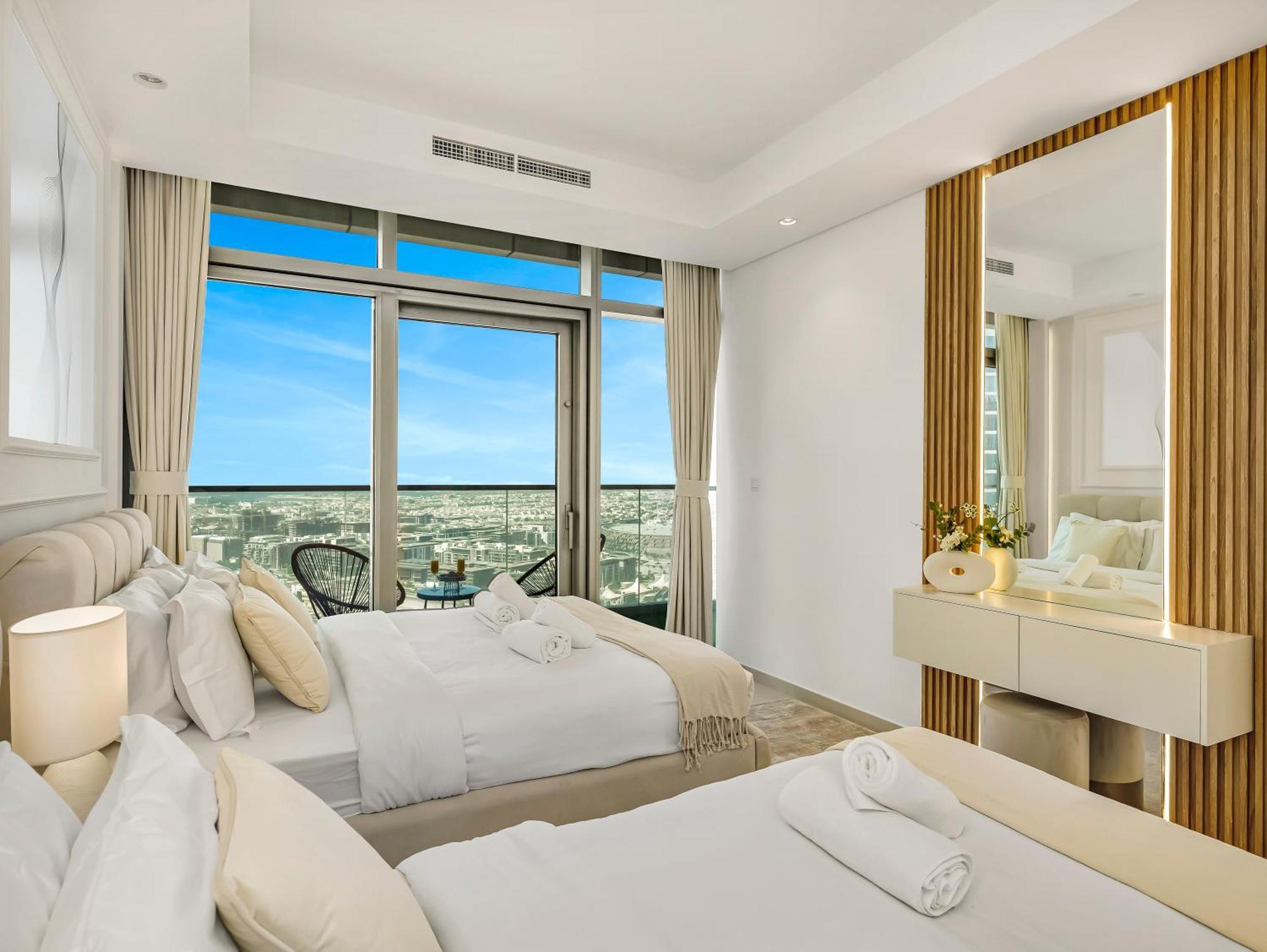 5 Star High Rise Luxury Apartment, Infinity Pool With Stunning Burj View - Brand New Dubaï