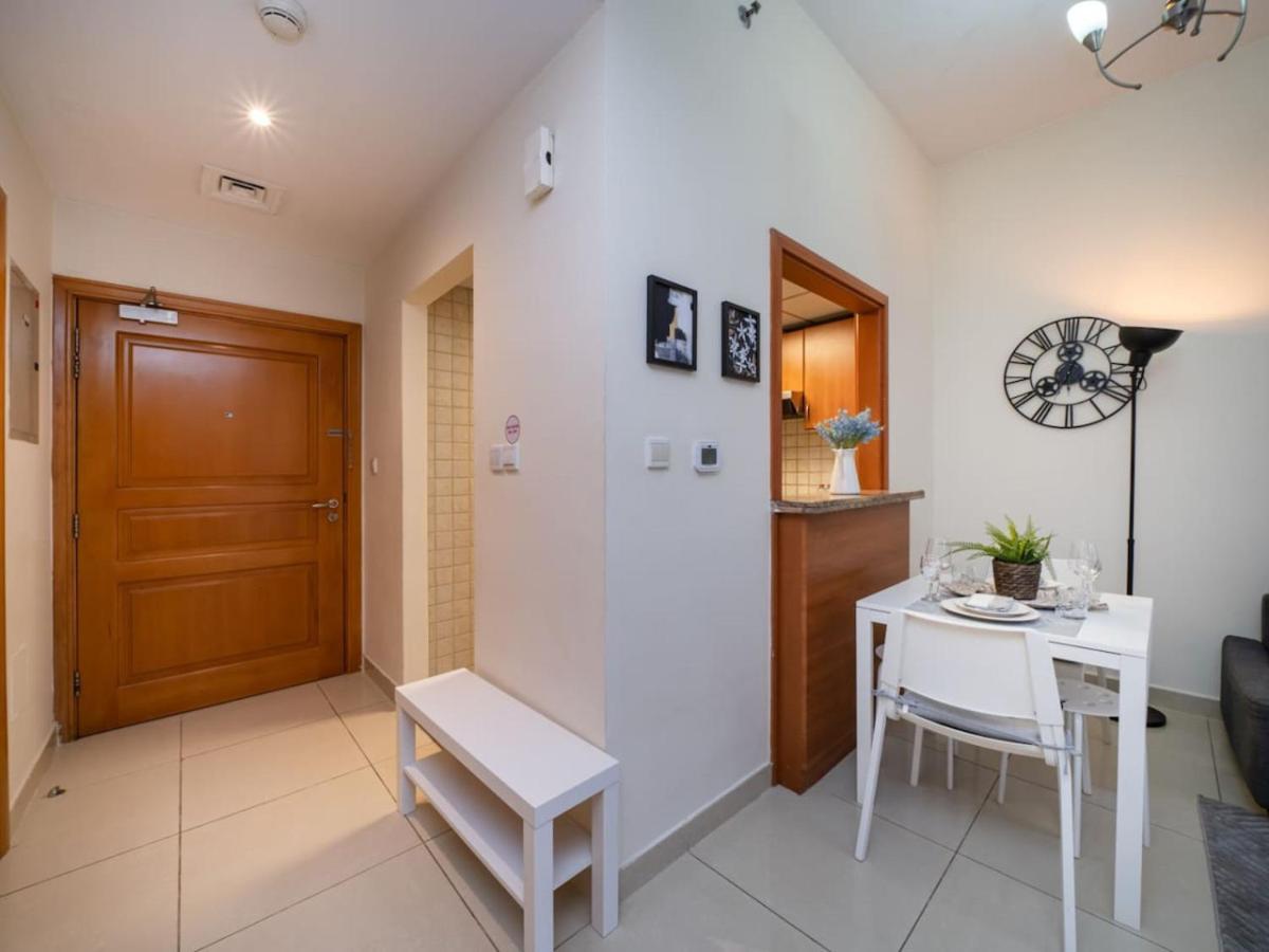 Appartement Marina 1 Bed With Direct Metro Access *