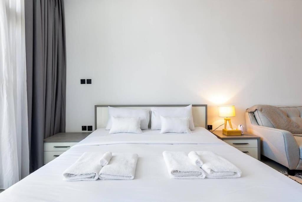 Luxurious In Jvc Apartment