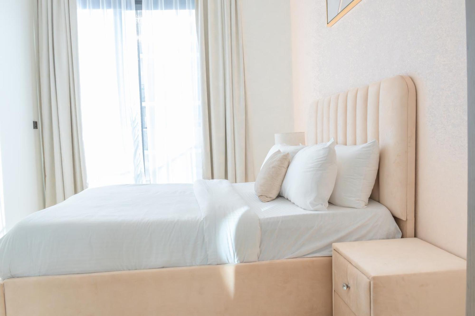 Luxe 1br 15mins-beach Infinity Pool -jumeirah Village Circle, Jvc ,dubai Dubai