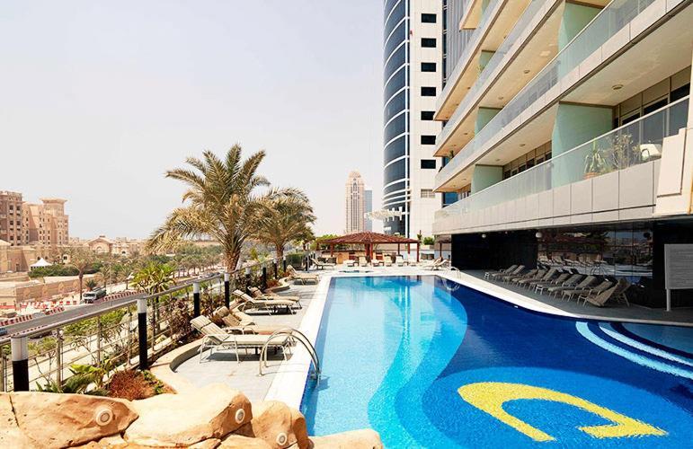 The Luxe Marina Experience - Stylish 2br With Sweeping Balcony Views For Total Relaxation Appartement Dubai