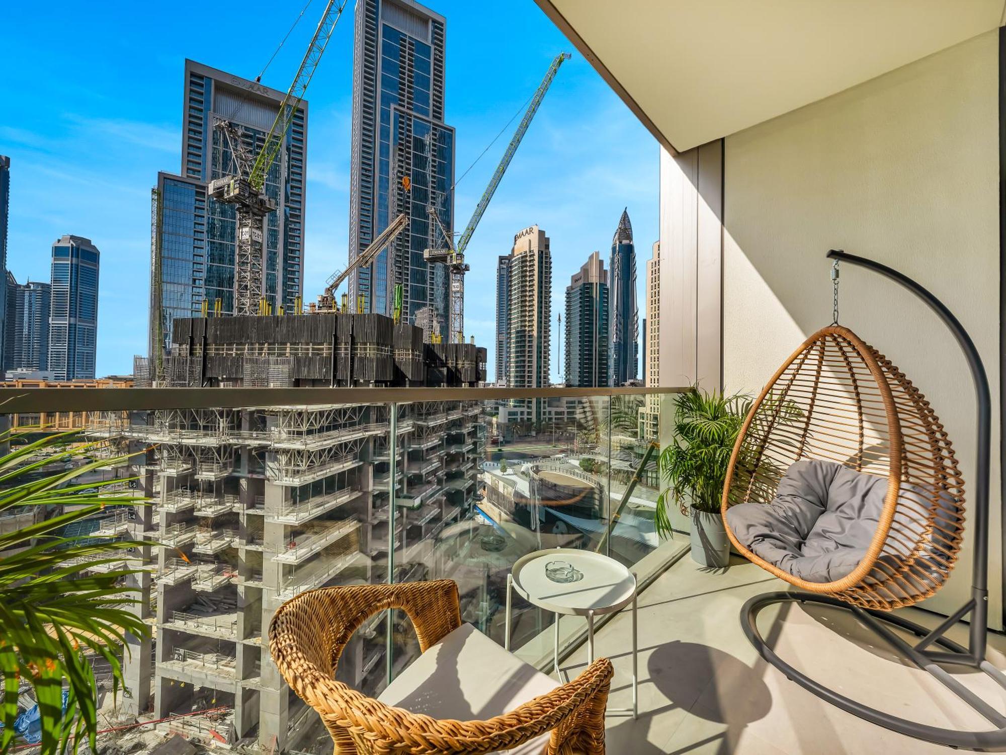 Grande Signature,1 Bdr, 4 Guests, Burj Khalifa Infinity Pool, Mall Dubai