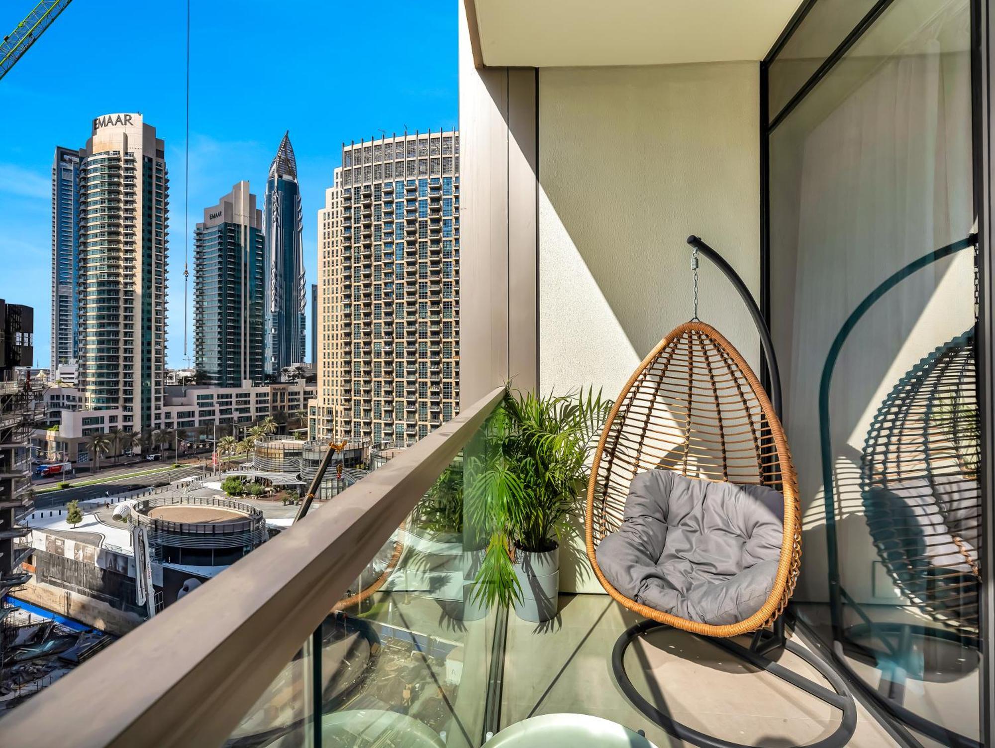 Grande Signature,1 Bdr, 4 Guests, Burj Khalifa Infinity Pool, Mall Apartment