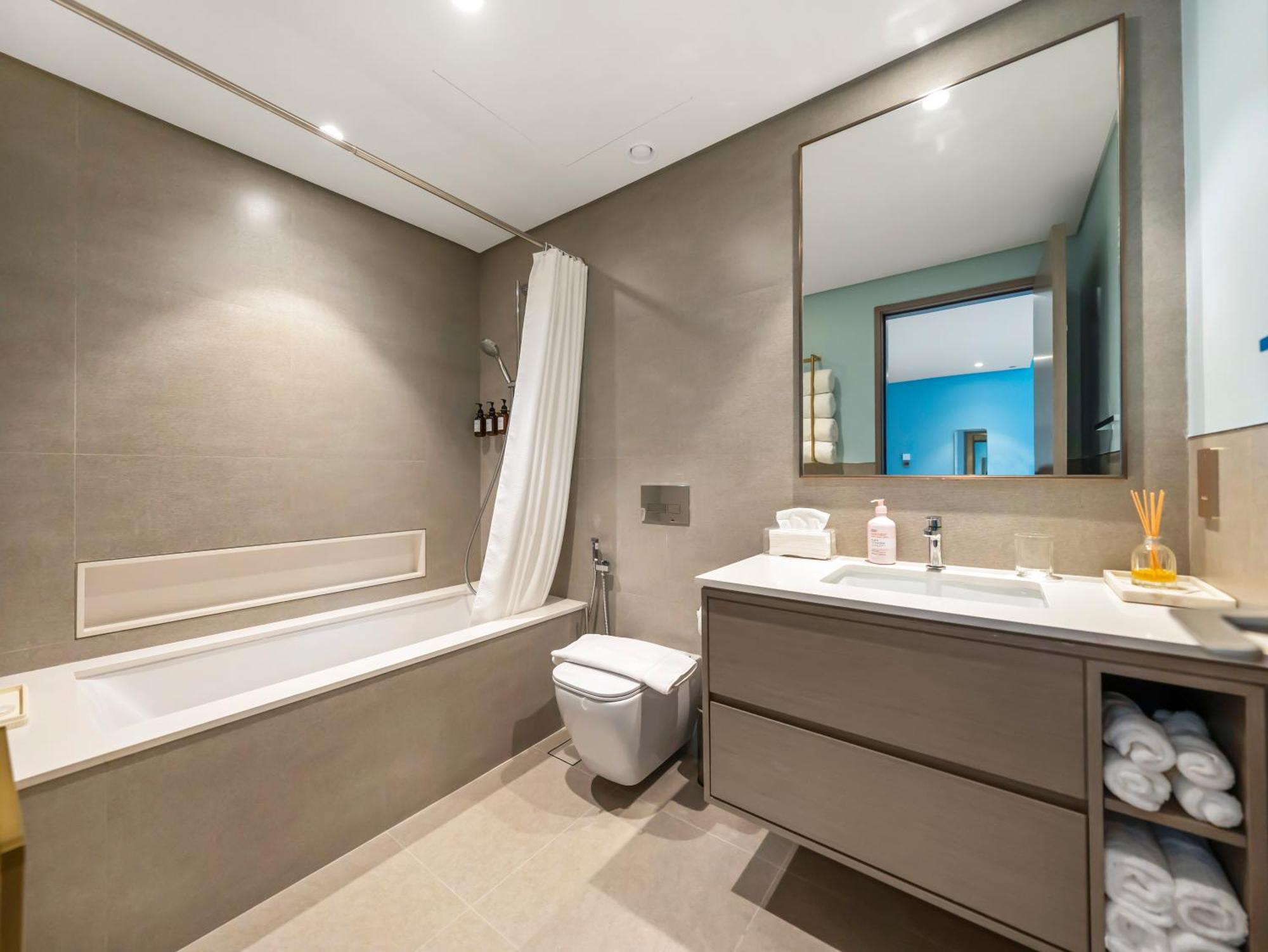 Grande Signature,1 Bdr, 4 Guests, Burj Khalifa Infinity Pool, Mall