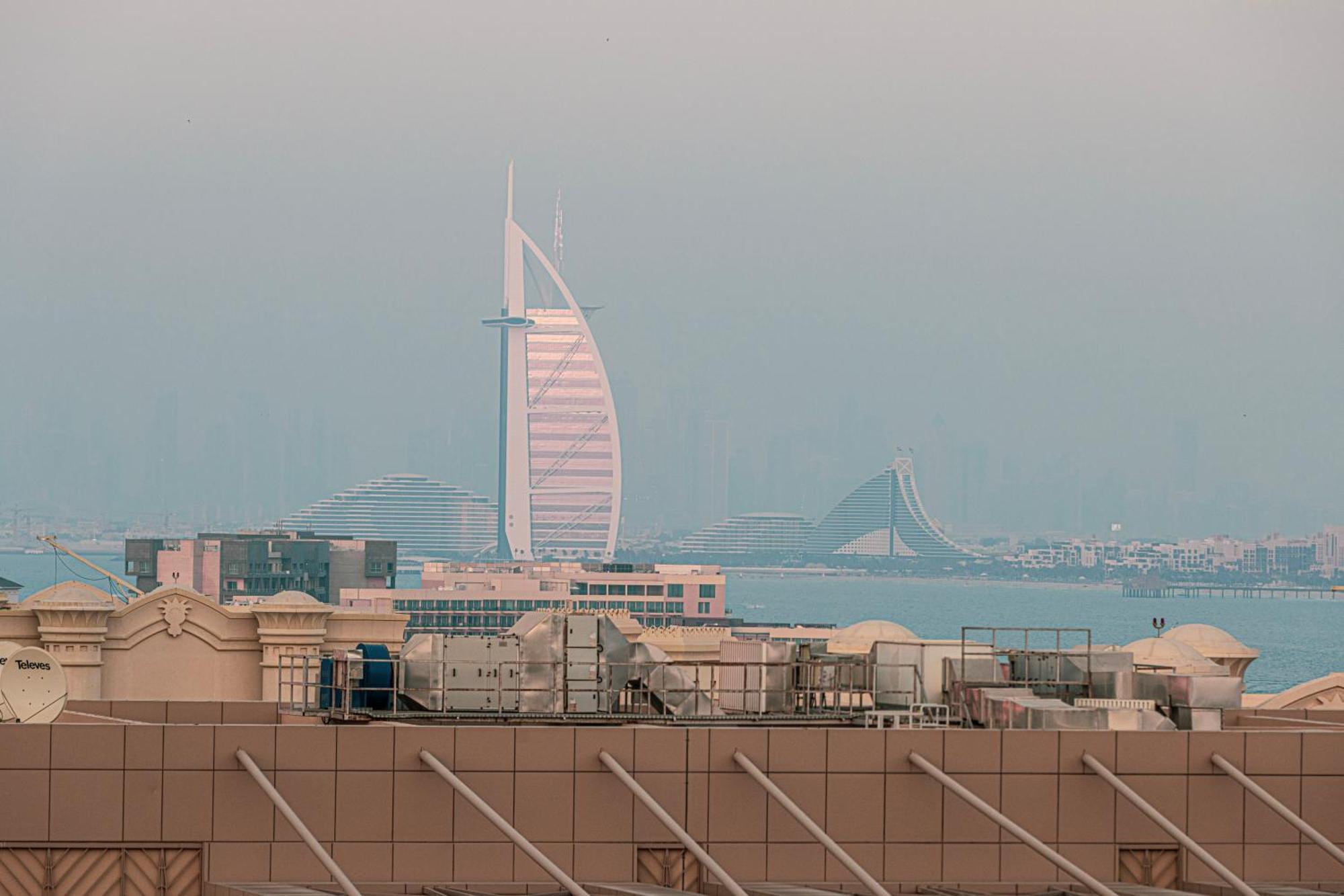 Palm Jumeirah - Private & Free Infinity Pool