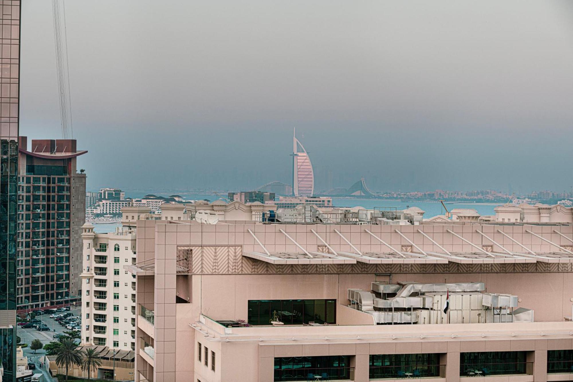 Palm Jumeirah - Private & Free Infinity Pool * Dubai