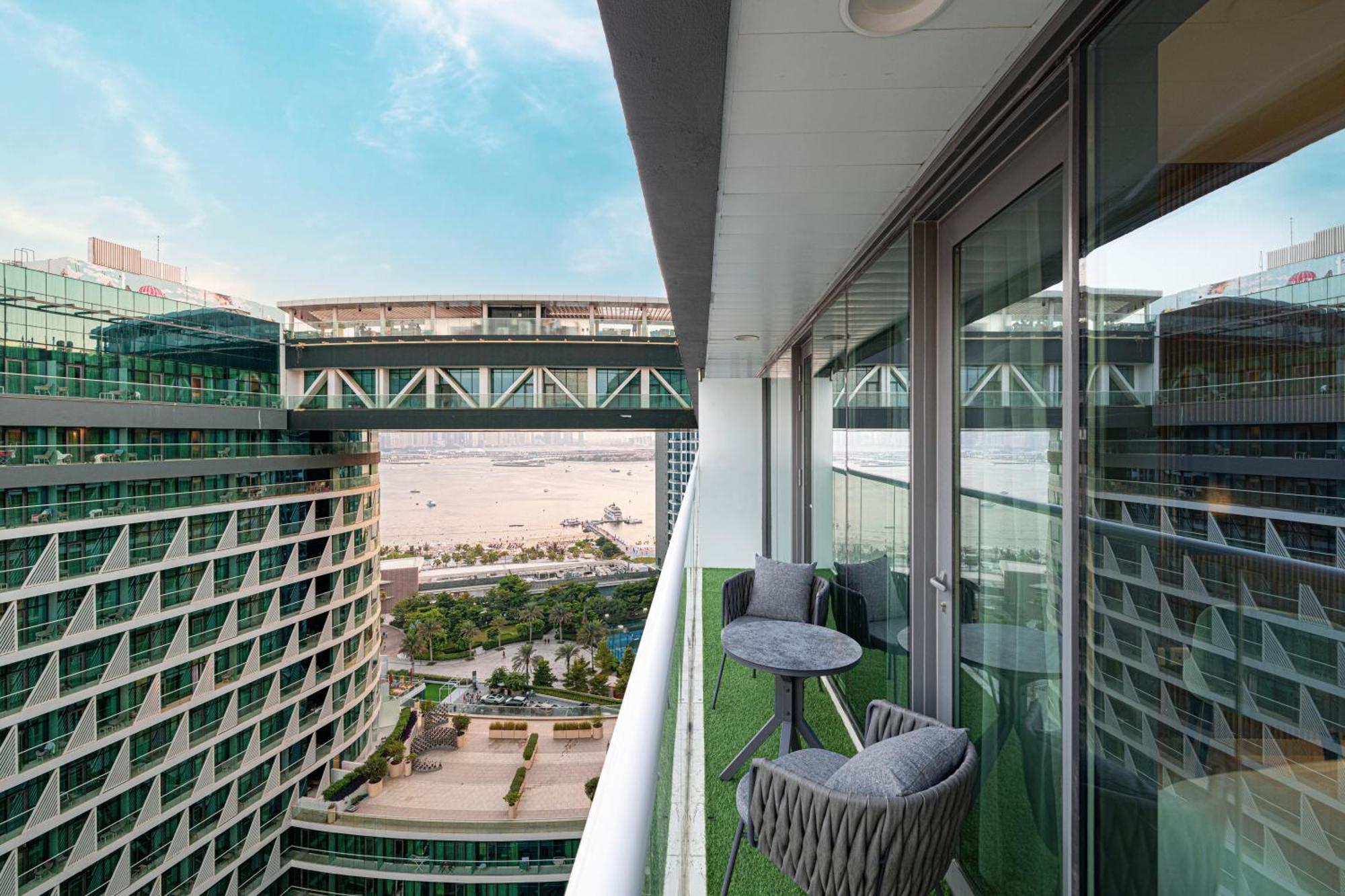 Palm Jumeirah - Private & Free Infinity Pool
