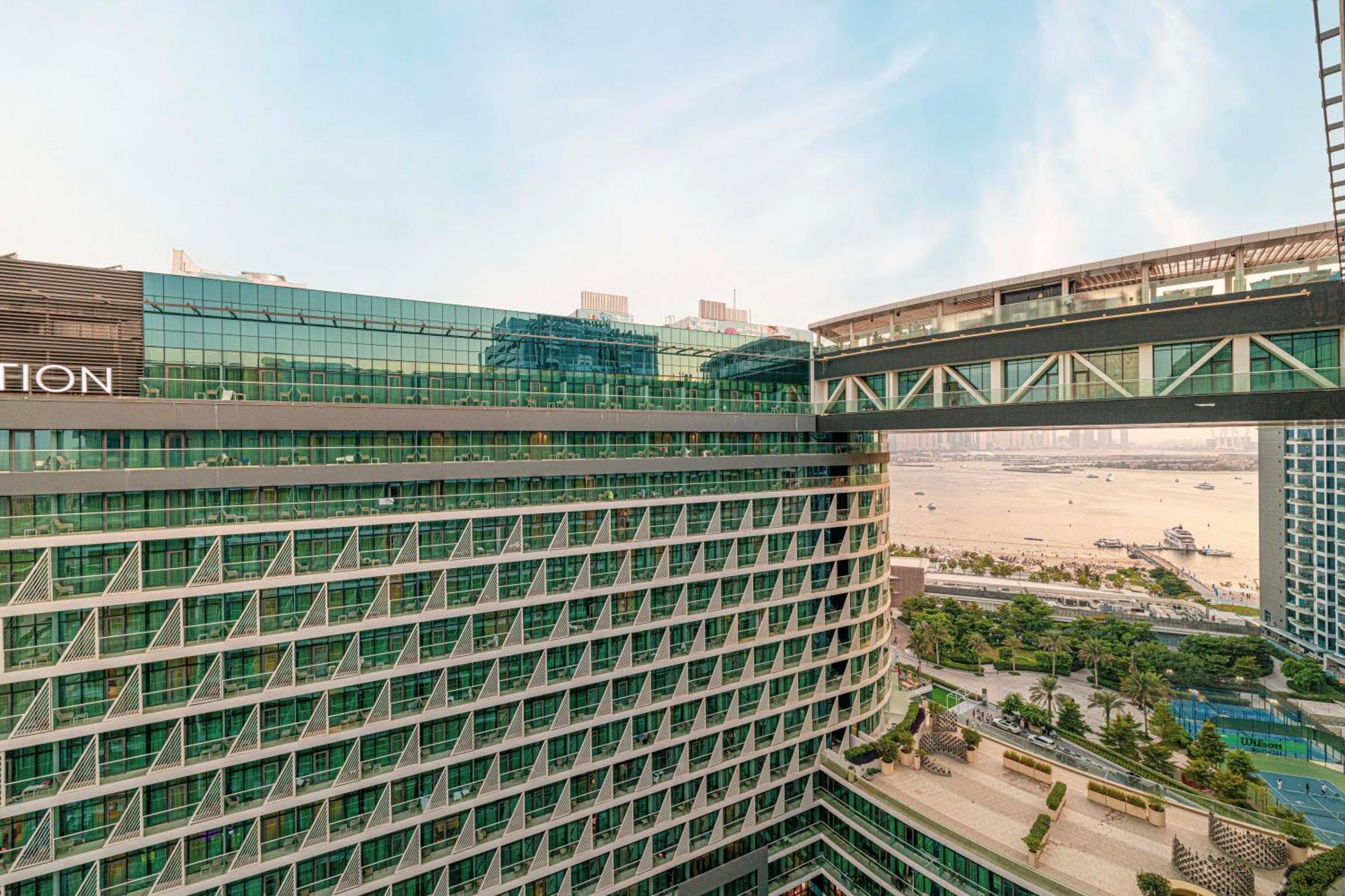 Palm Jumeirah - Private & Free Infinity Pool * Dubai