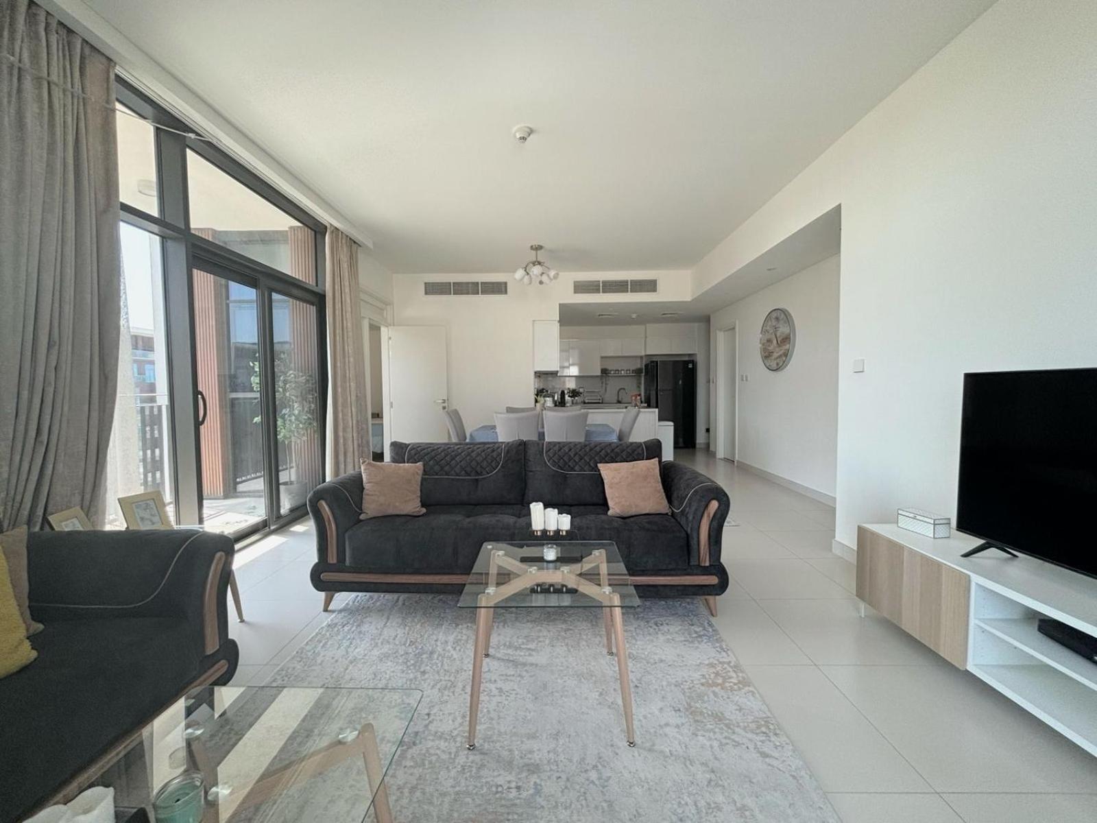 Charming 3 Bedrooms In Hills Appartement *