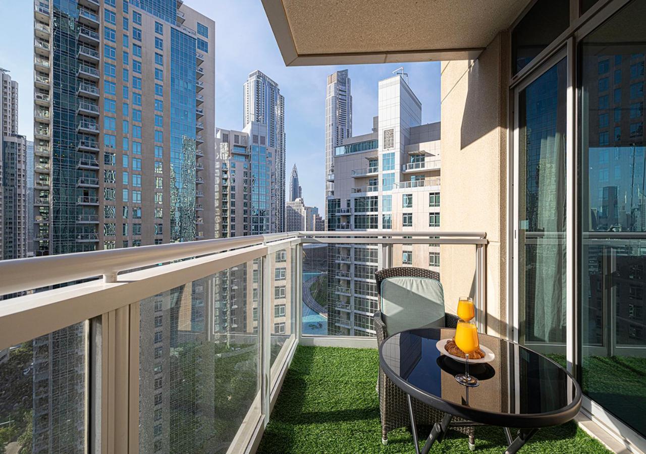 Stunning 2 Bedroom Burj Khalifa Fountain Views
