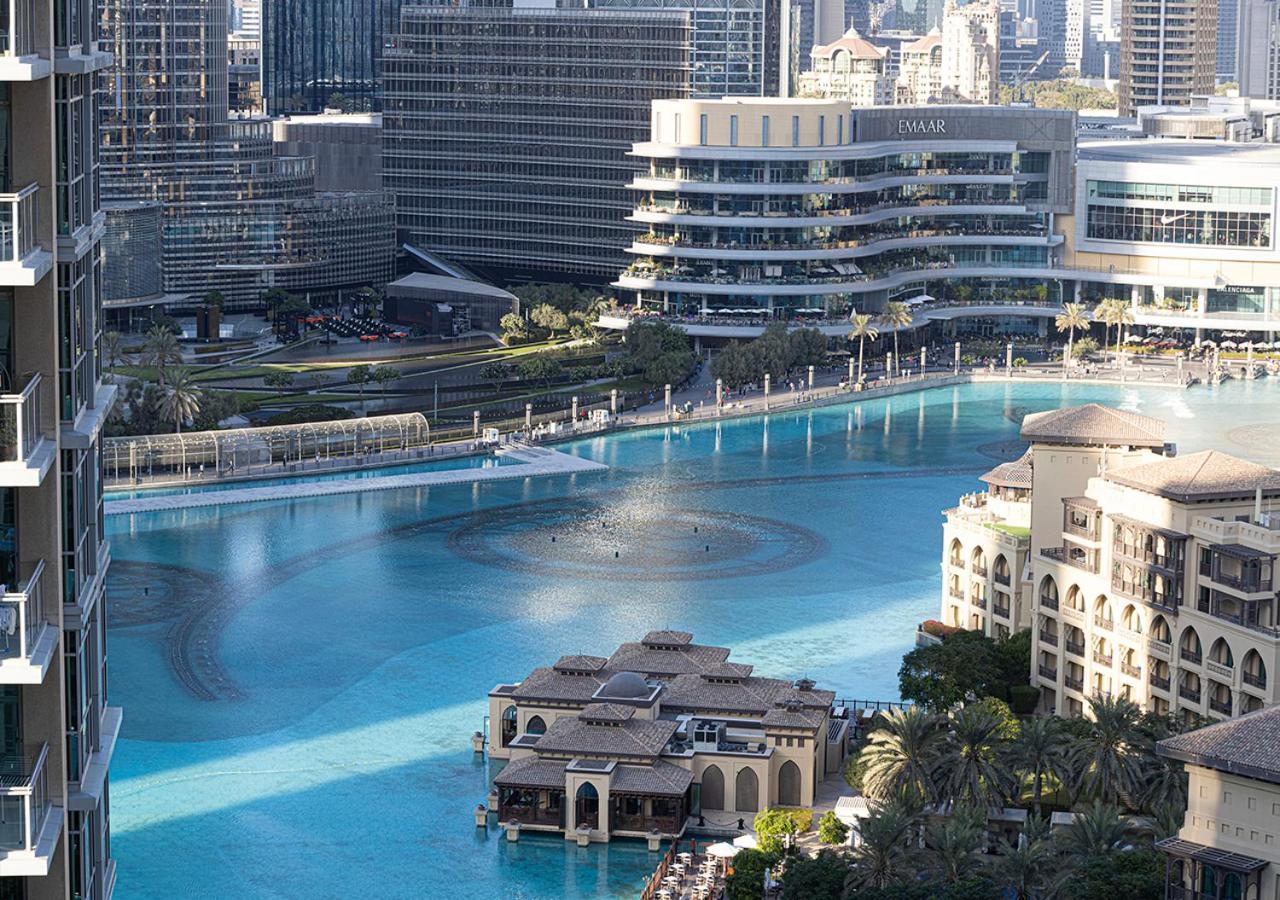 Stunning 2 Bedroom Burj Khalifa Fountain Views Appartement *