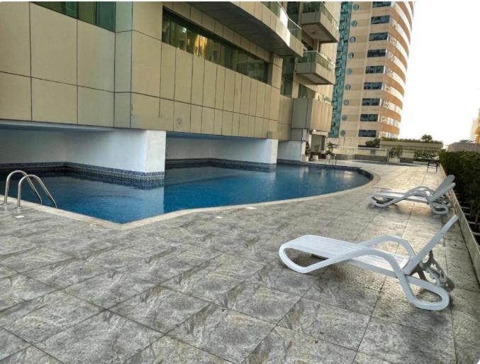 Svizona's 2br In Marina Appartement