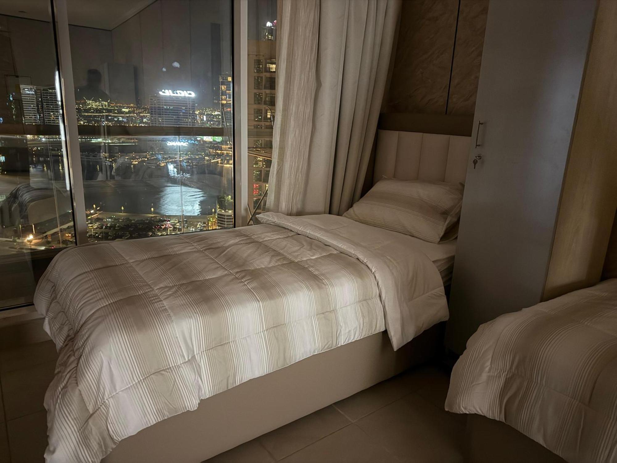 5 Min To Mall Downtown Dormitory M & F * Dubai