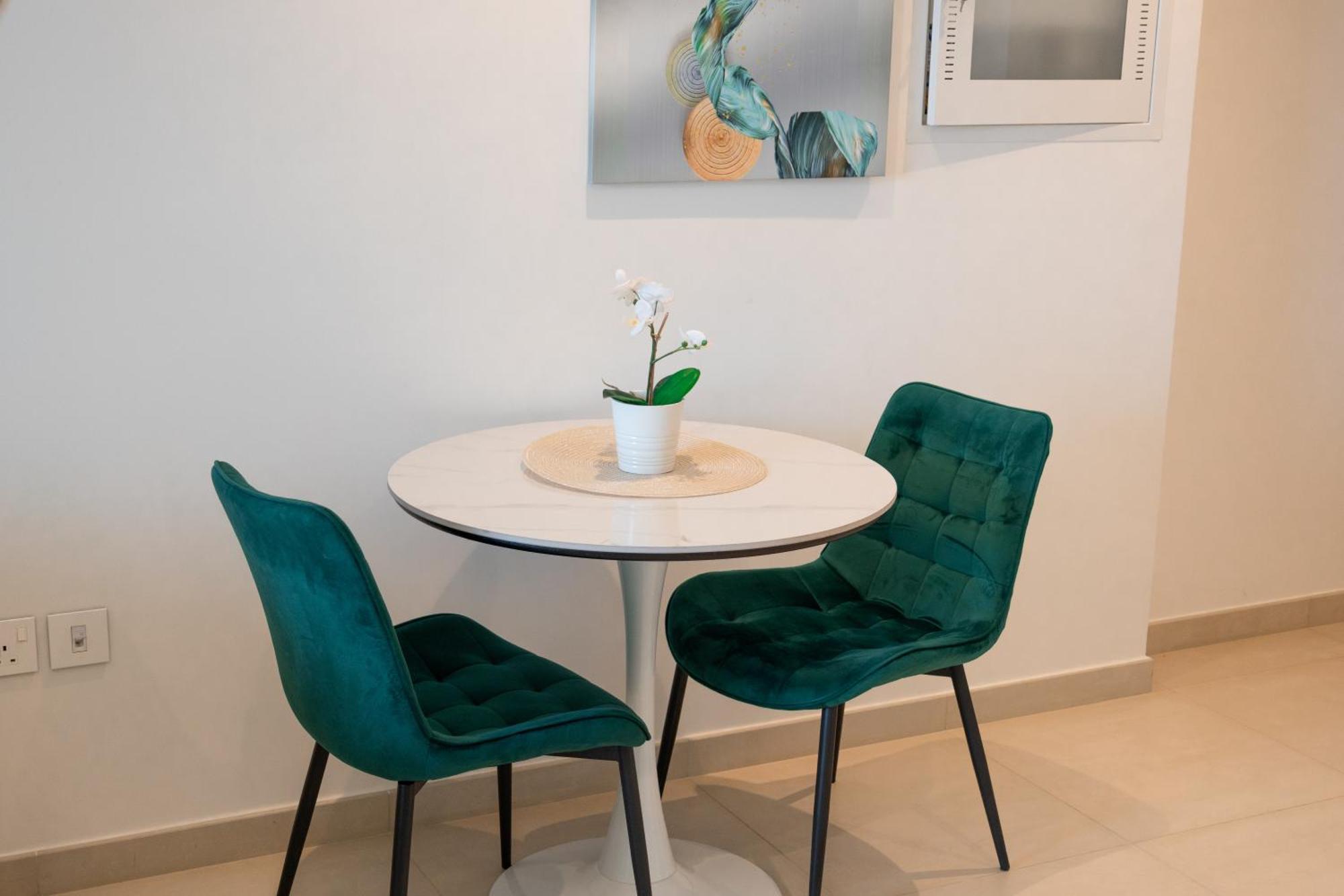 Ina Homes - 1bhk Downtown Views Direct Access To Mall Appartement *