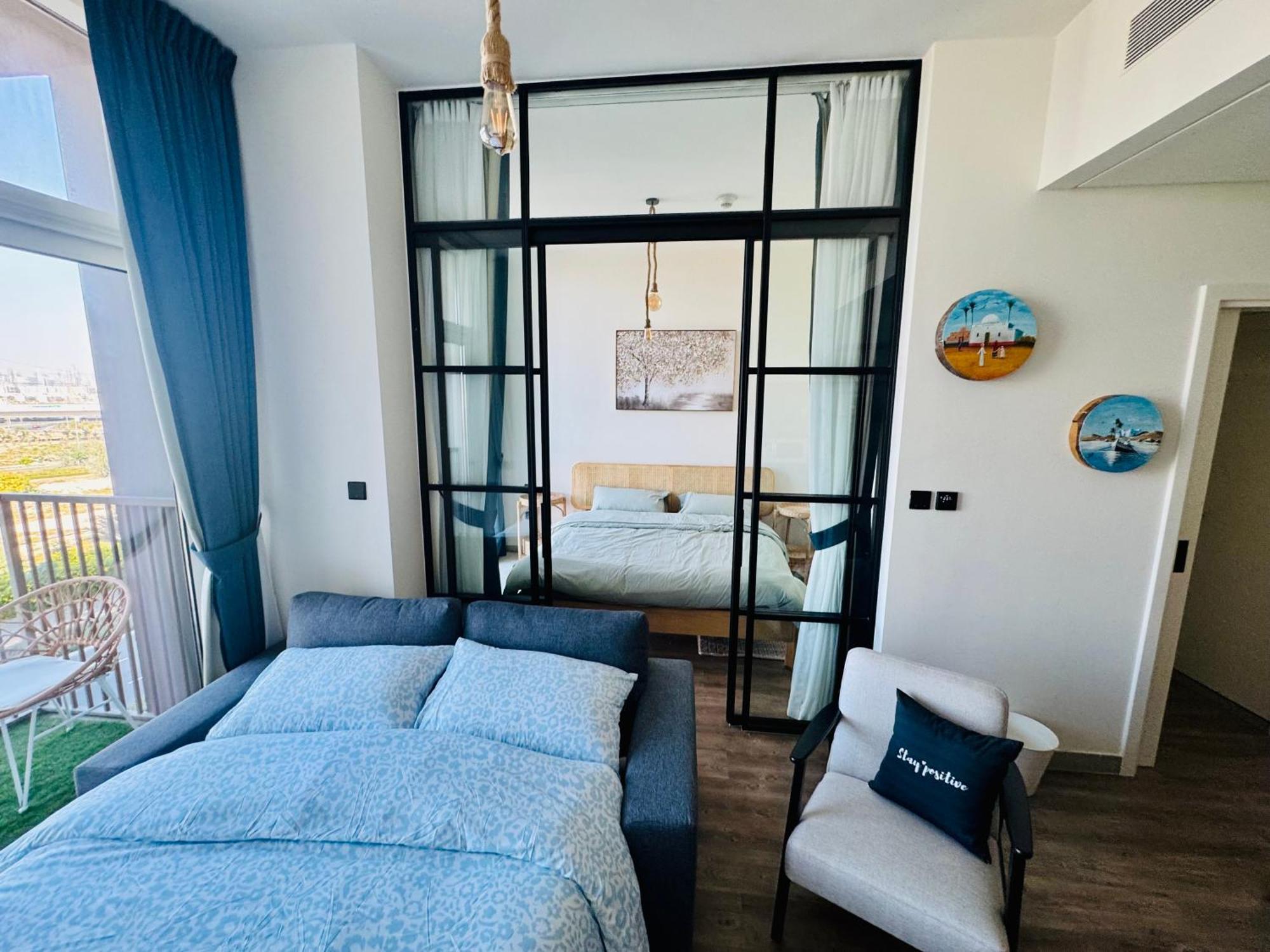 Sunny 1 Bedroom In Hills Estate * Dubaï
