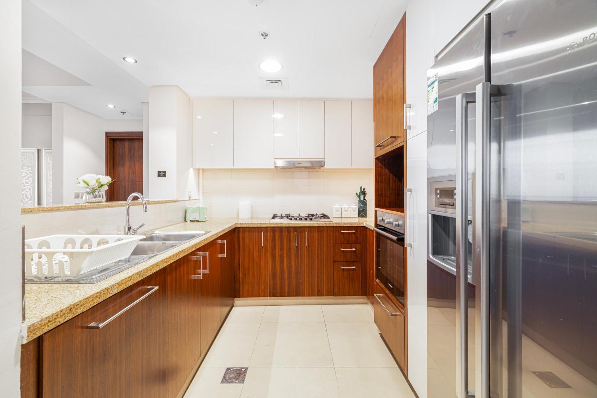 Luxury 2 Bedroom With Sky Line And Direct Mall Access At Burj Vista Apartamento Dubai