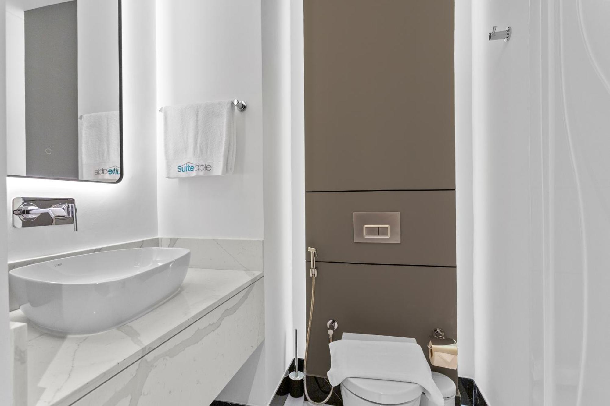 Lush Living With Jacuzzi And Burj Khalifa View Appartement Dubaï