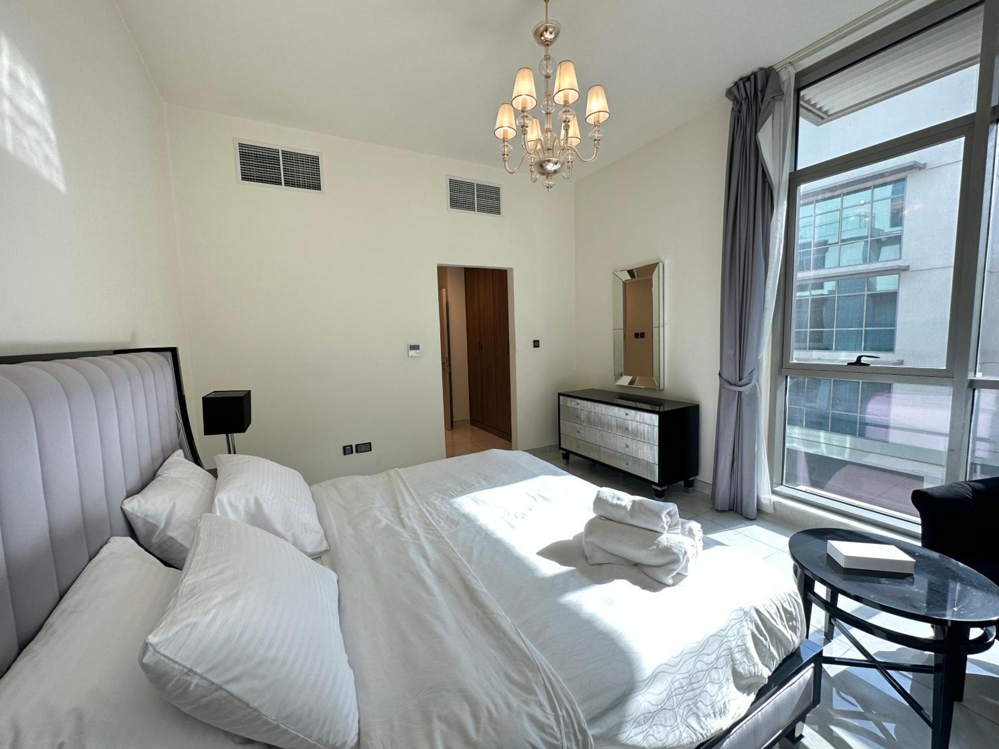 Apartamento Stunning 1-bedroom In The Polo Residence, Meydan *