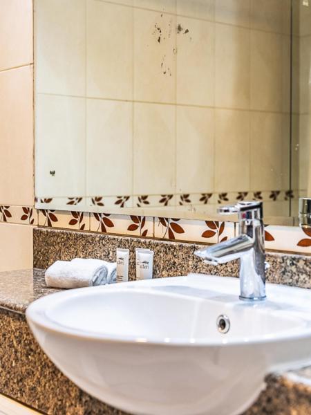 Luxury Modern 1br-concorde Tower 1-jlt Apartamento