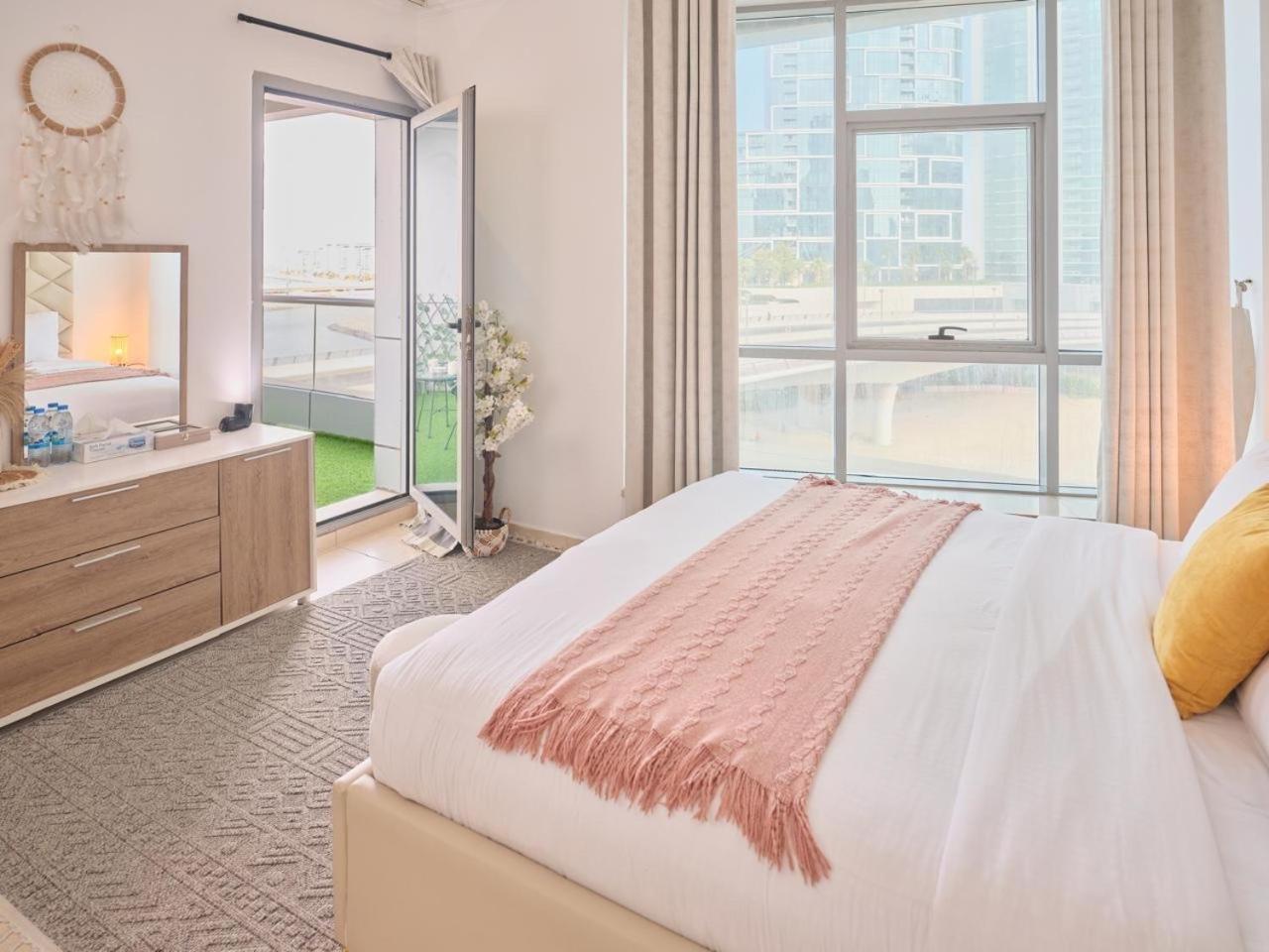 Appartamento Wonderful Two Bed With Full Marina View Dubai