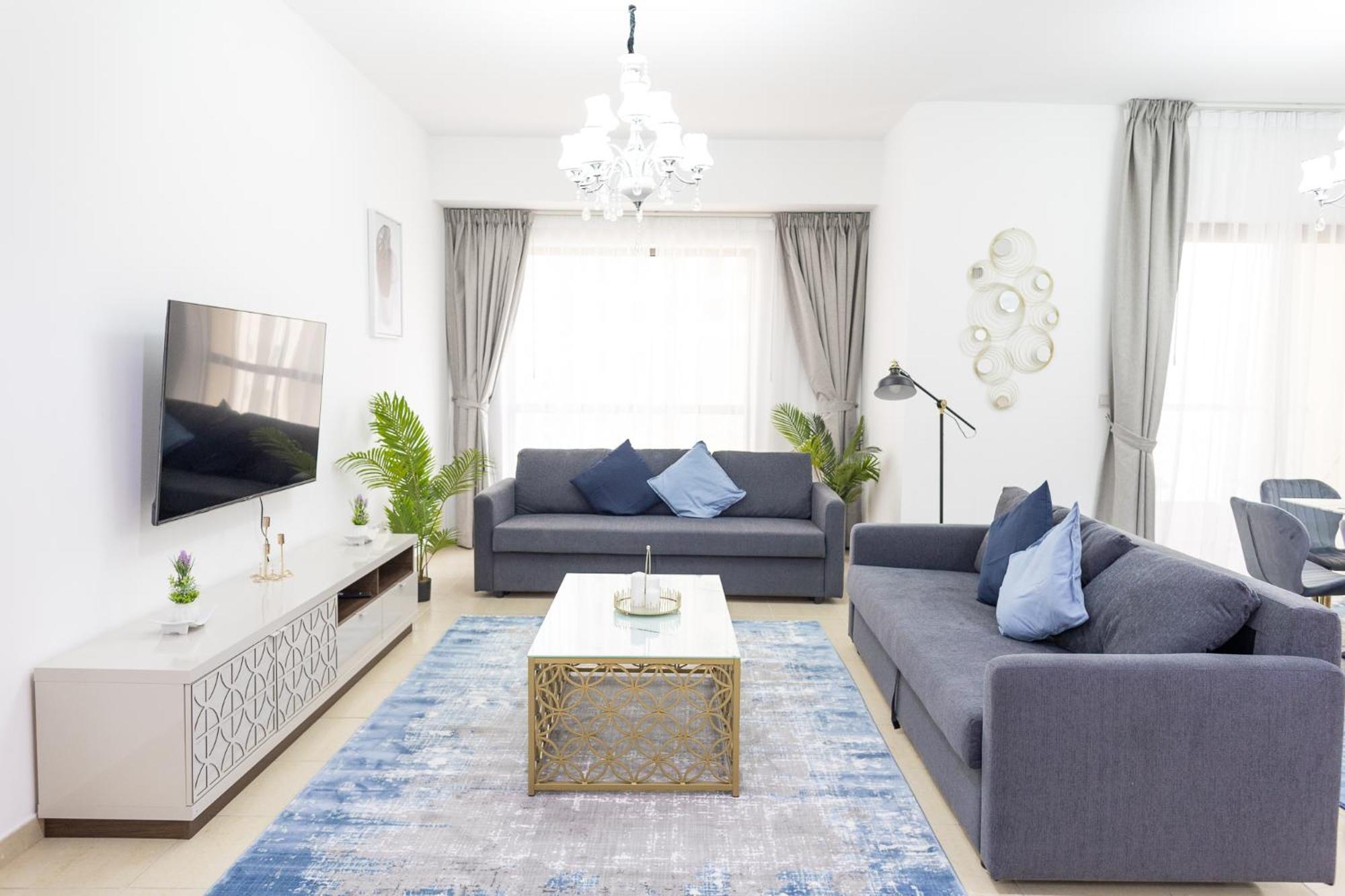 Shams Front Jbr By Happy Season Apartemen