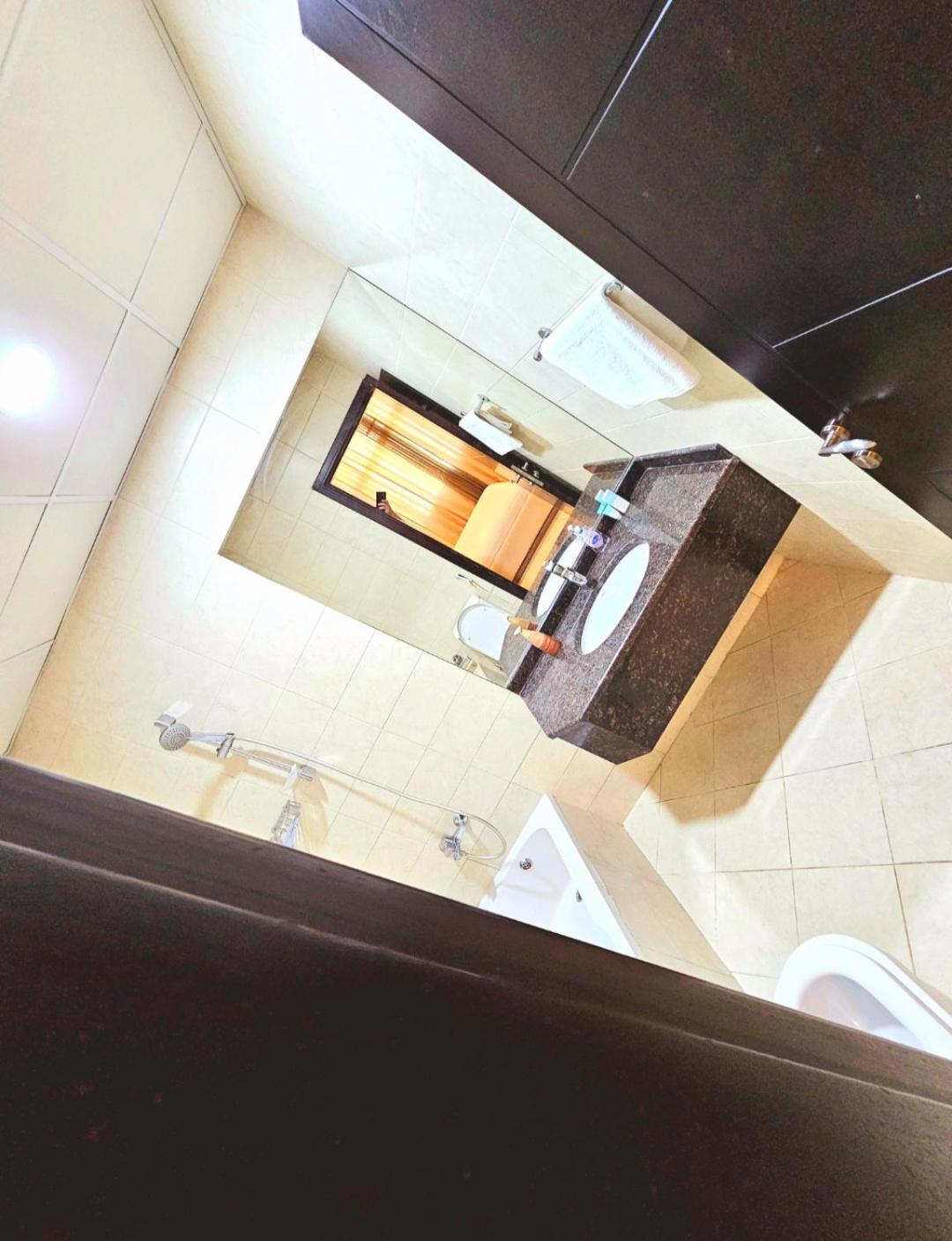 Oima Leasing Gazde/Camere de închiriat *