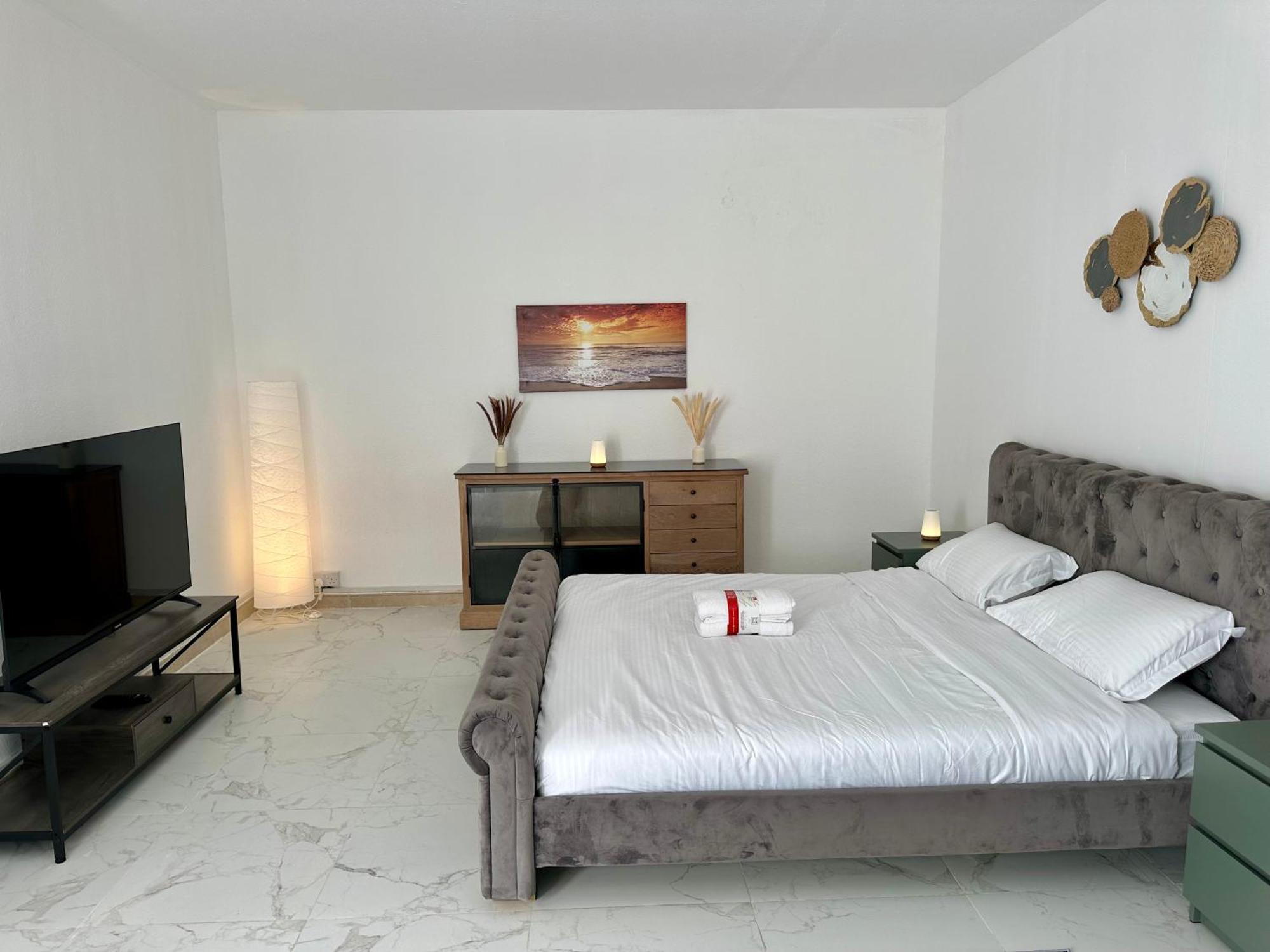 Cozy Private In Jumeirah Near The Maison d'hôtes Dubaï
