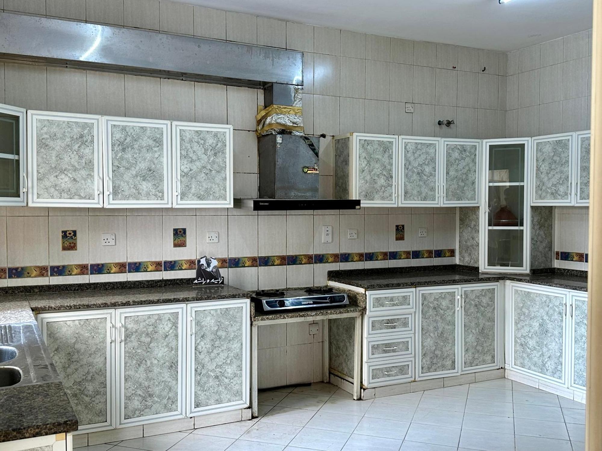 Cozy Private In Jumeirah Near The Maison d'hôtes Dubaï