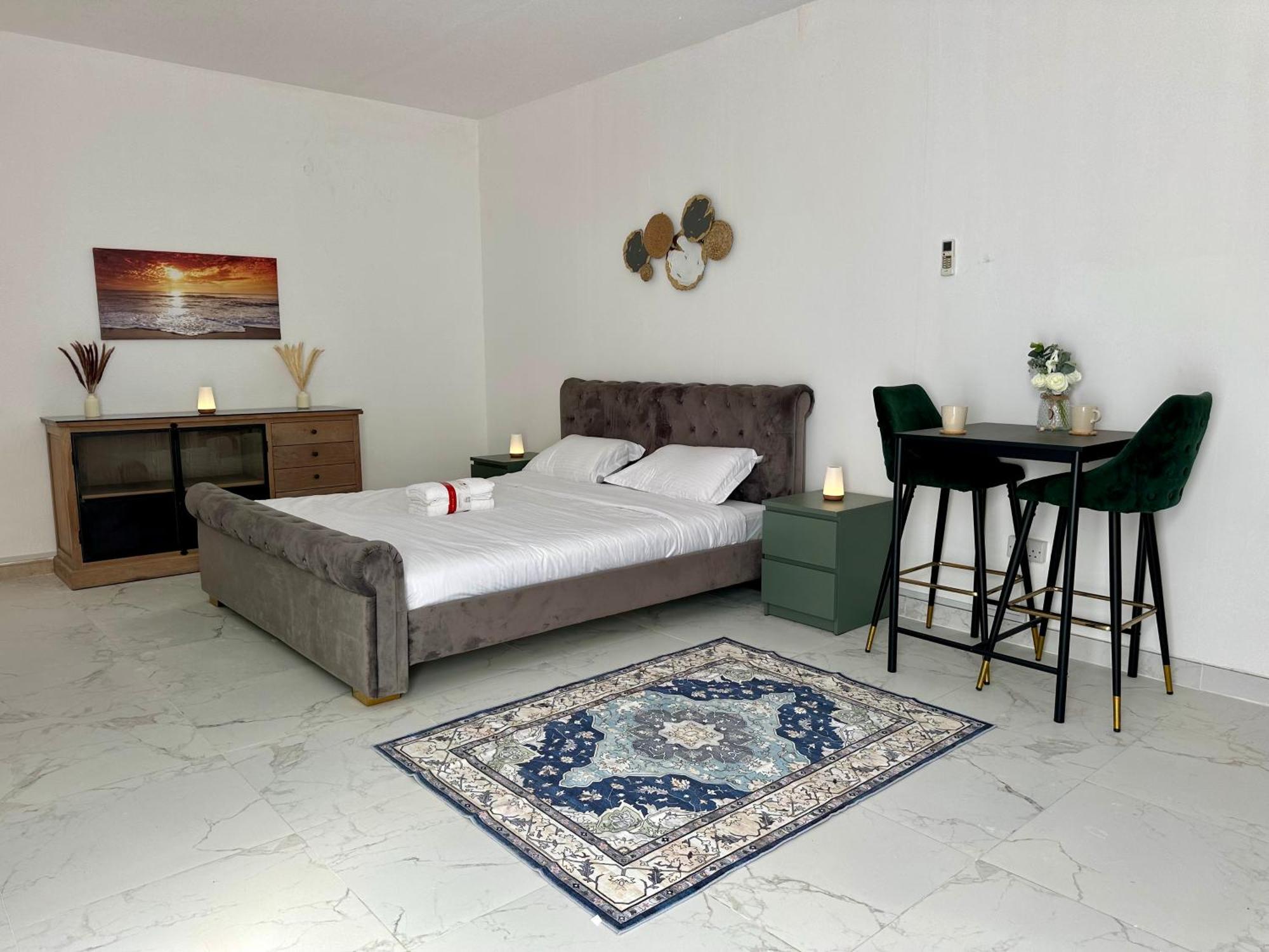 Cozy Private In Jumeirah Near The Maison d'hôtes Dubaï