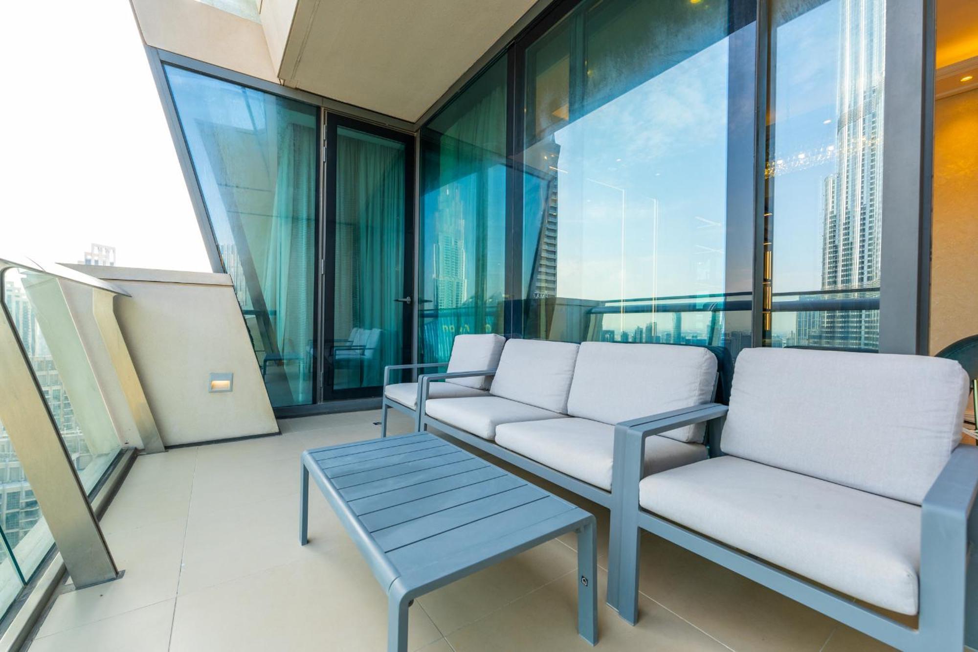 3 Bed With Full Burj Khalifa View In Burj Vista By Appartement