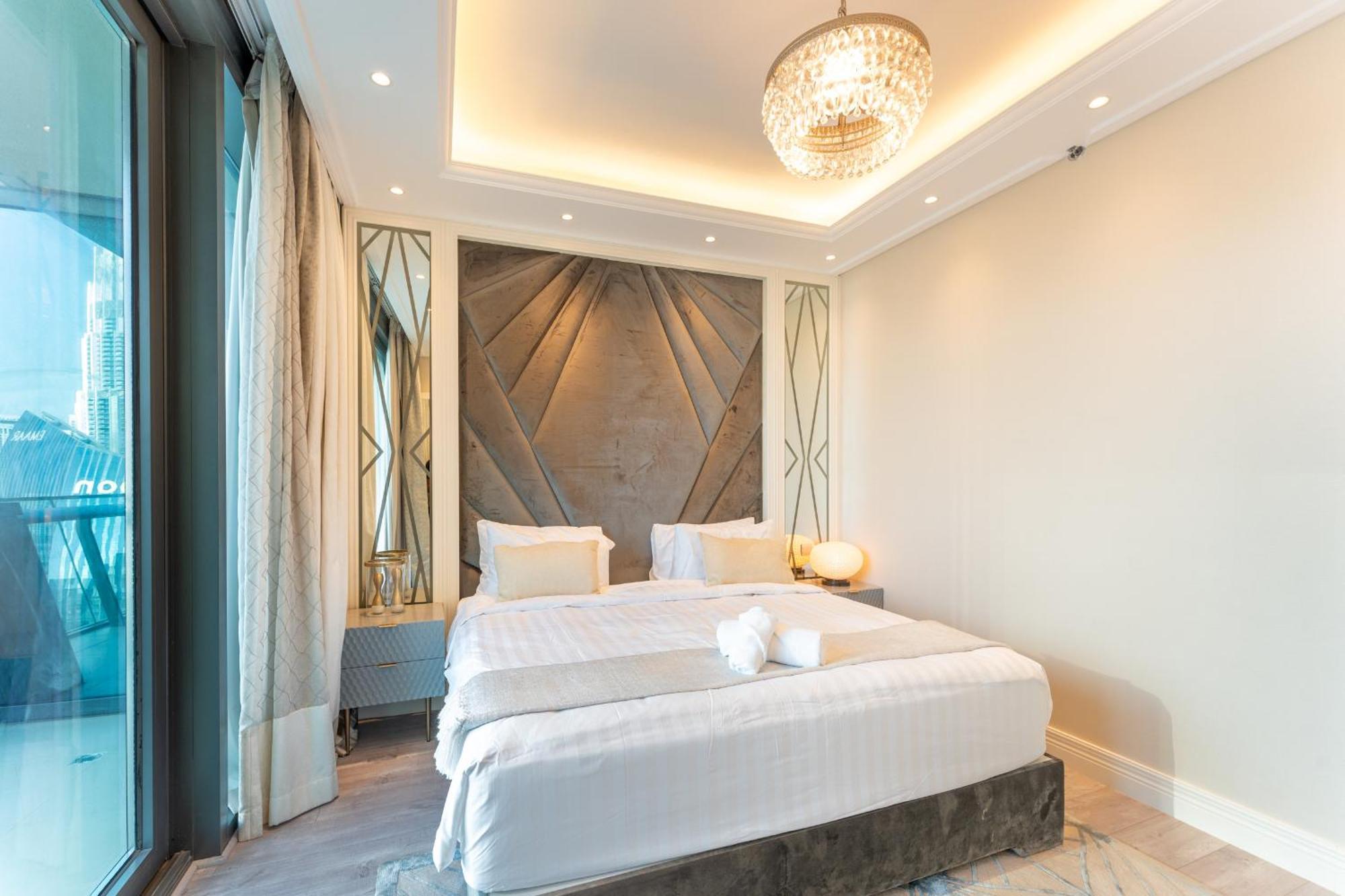 3 Bed With Full Burj Khalifa View In Burj Vista By Appartement