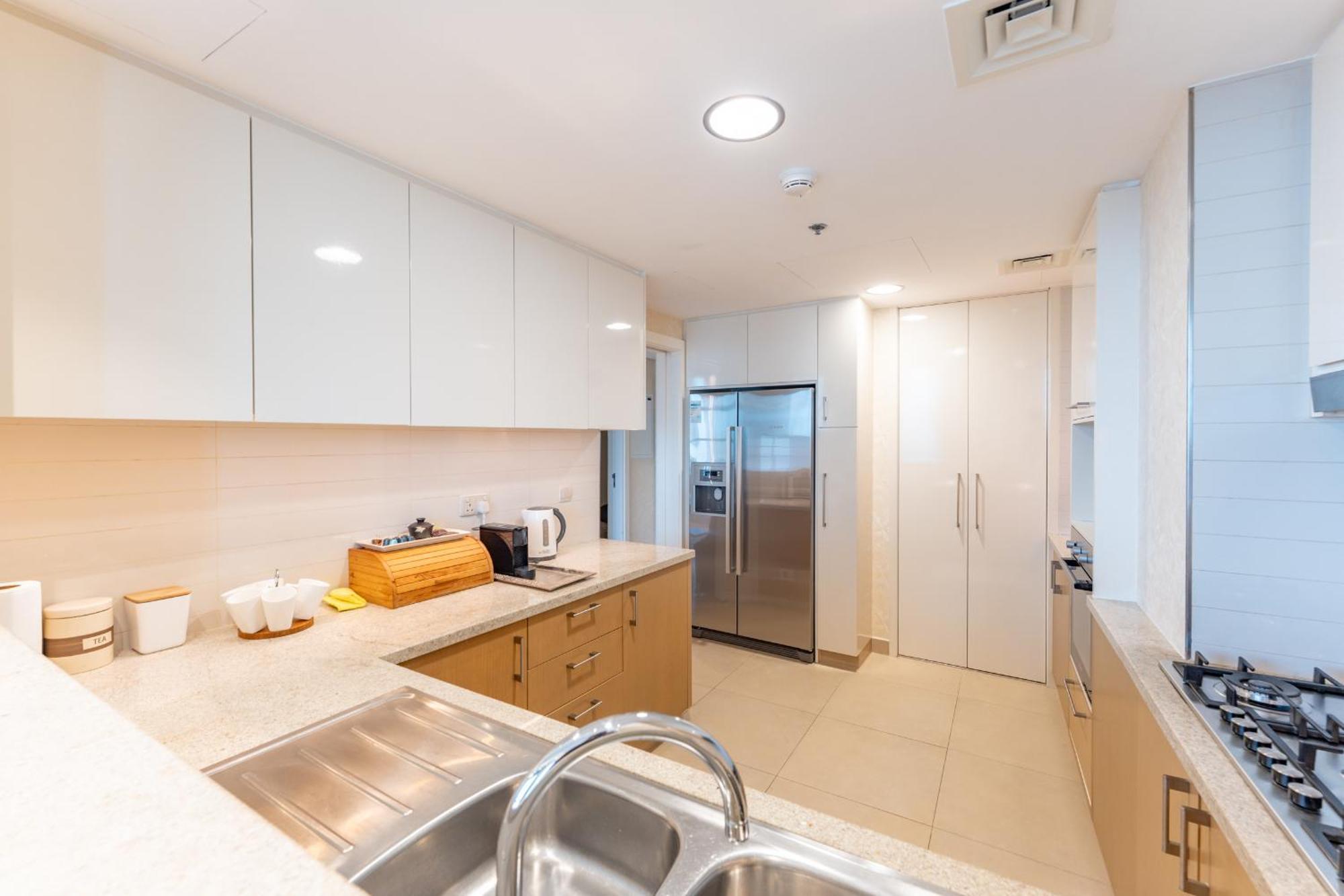 3 Bed With Full Burj Khalifa View In Burj Vista By Appartement *