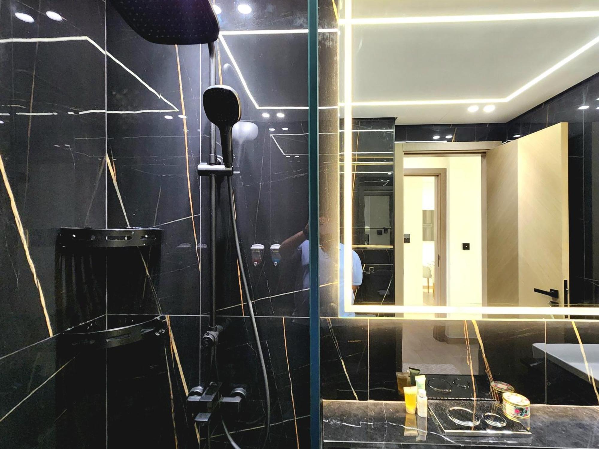 Luxurious Comfort In Jvc Hébergement de vacances Dubaï