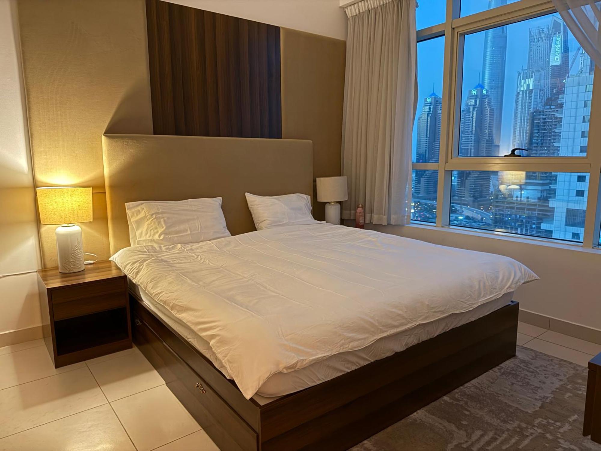 Stunning Marina-view 1 Bed Appartement