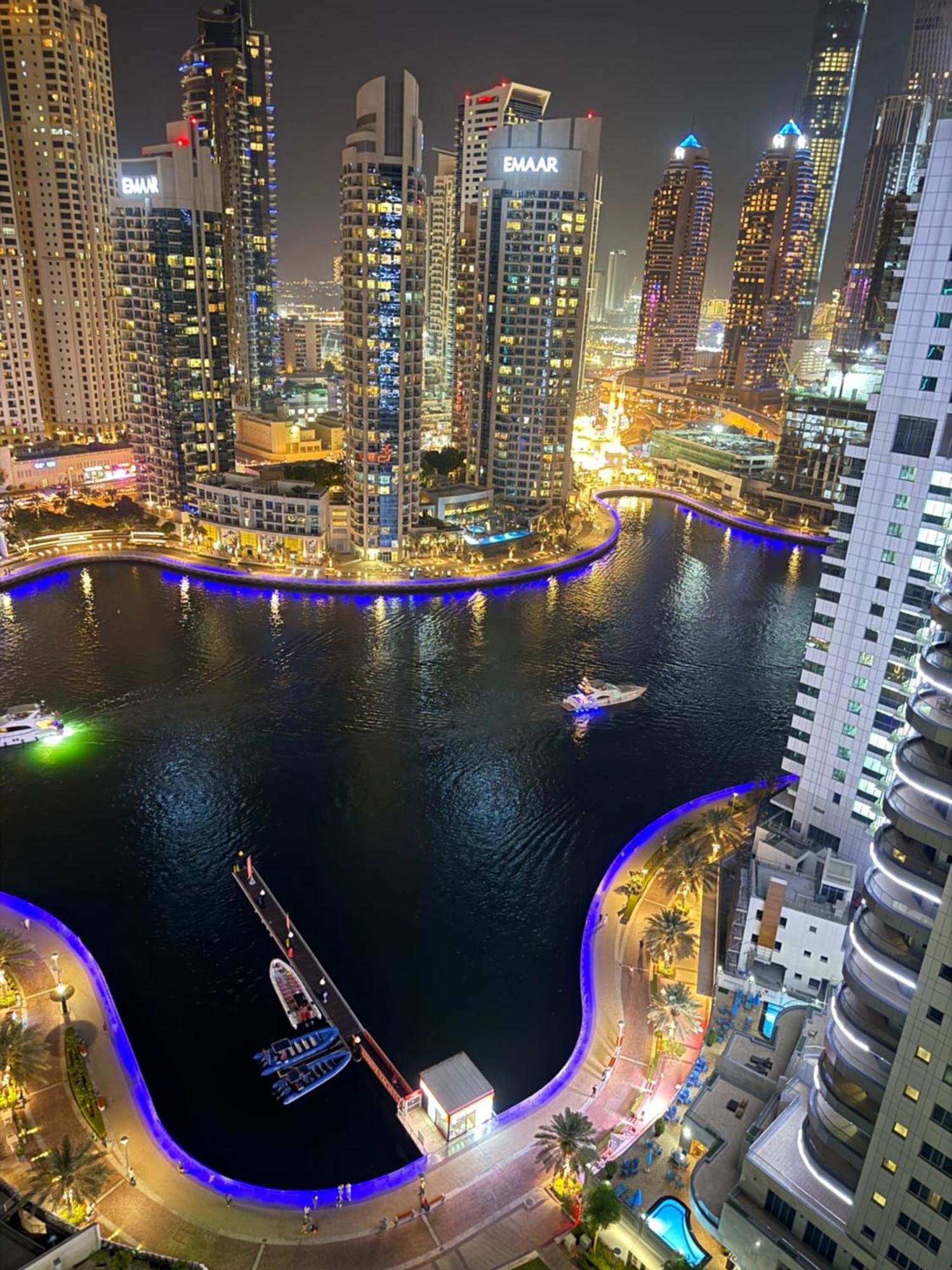 Stunning Marina-view 1 Bed Appartement *