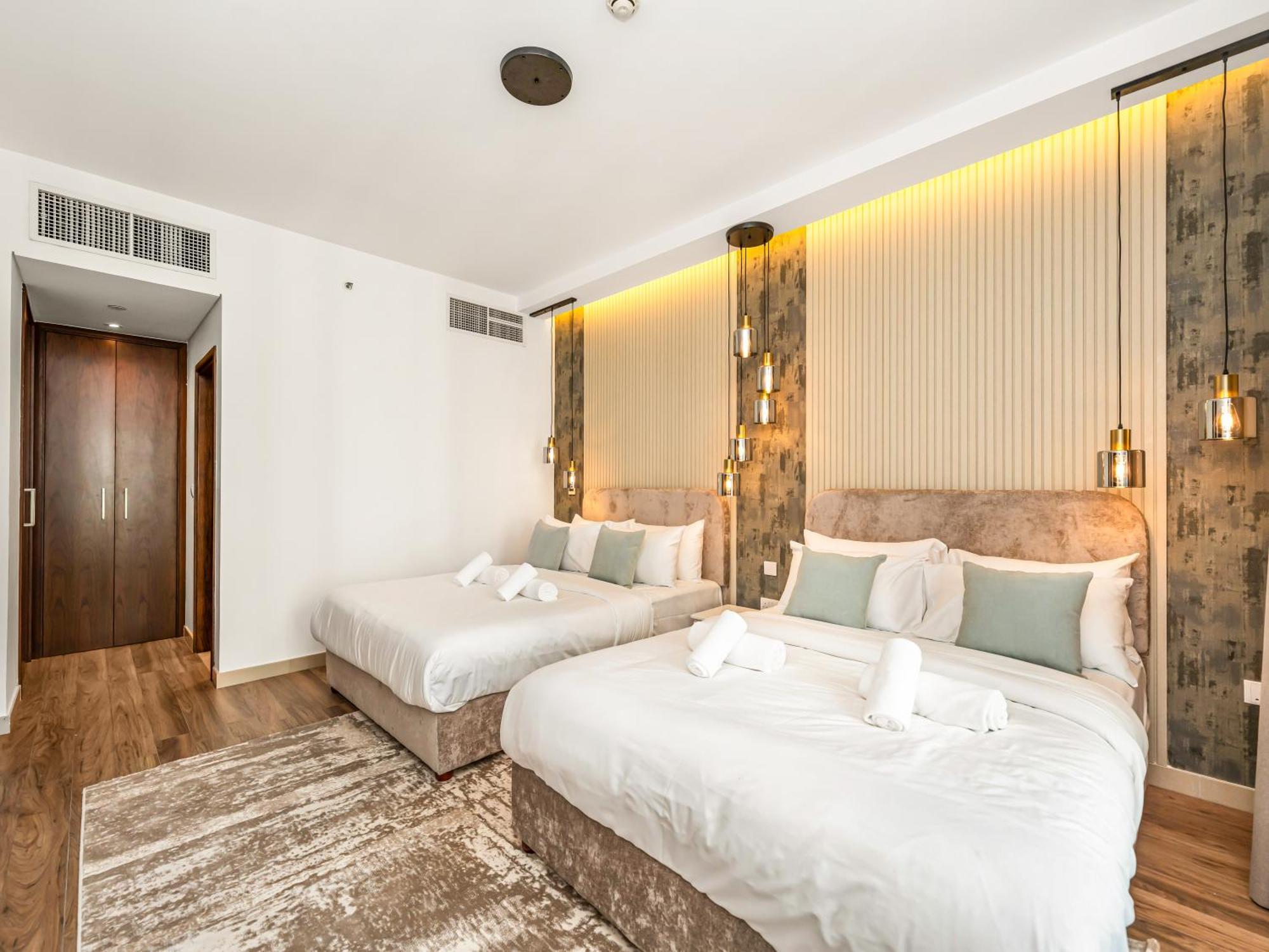 Royal Vista At 29 Boulevard - & Burj Khalifa Views - Brand New Luxury 3br * Dubai