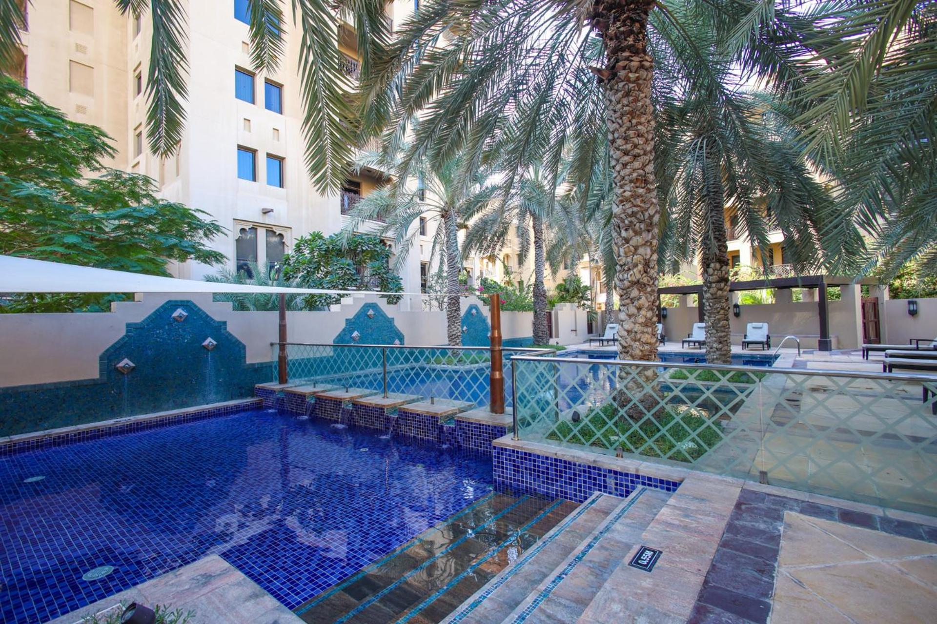Appartement Elegant Old Town Escape With Burj Views & Near Mall Dubaï