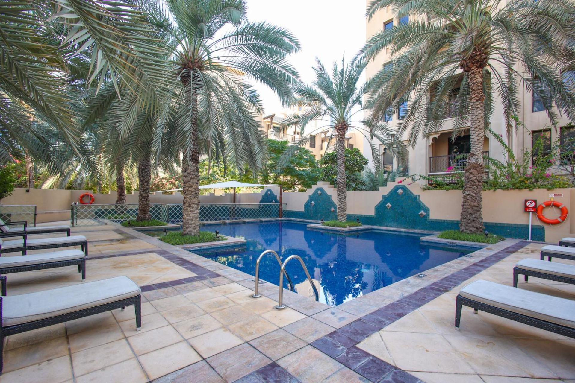 Elegant Old Town Escape With Burj Views & Near Mall *