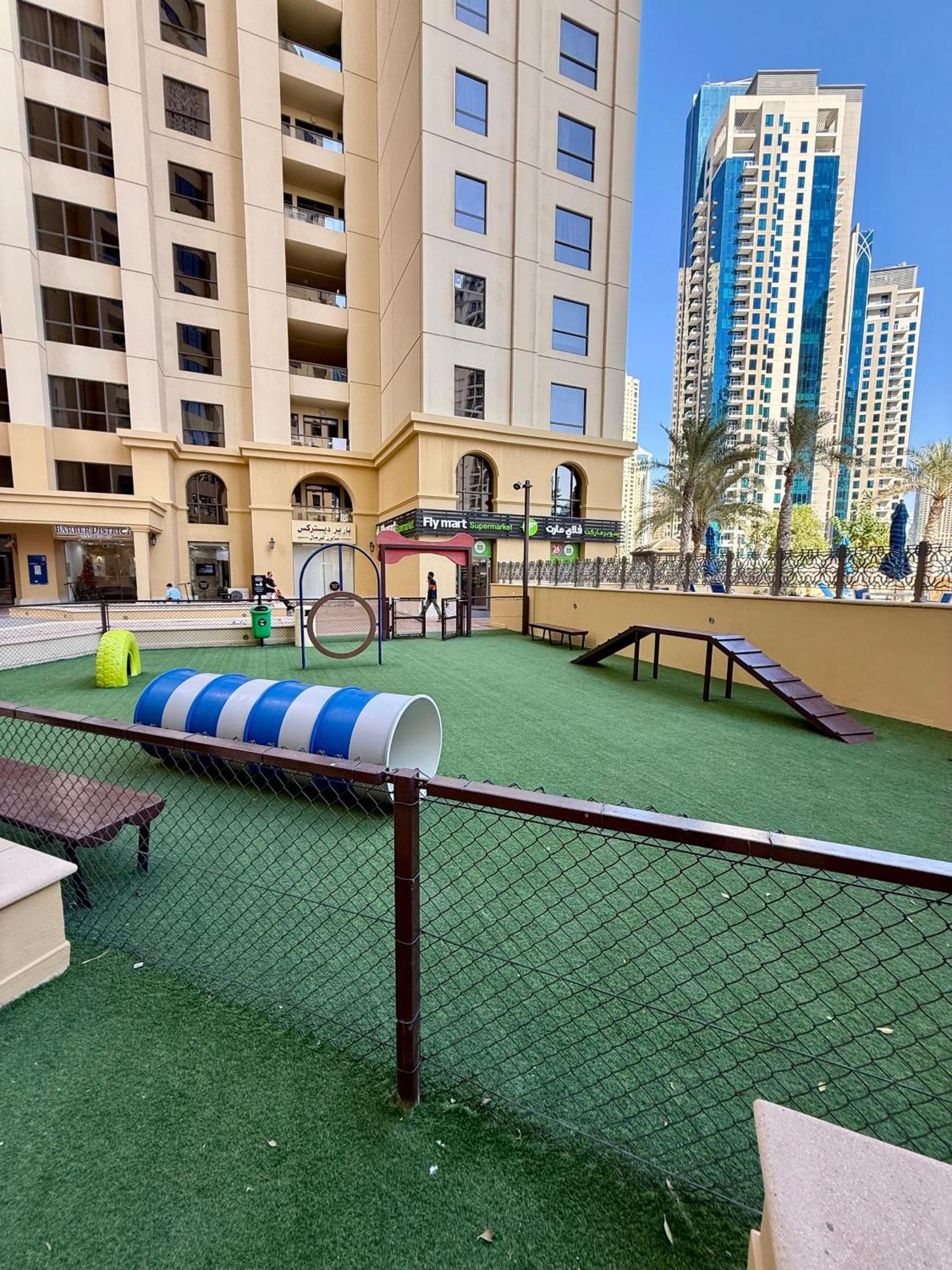 Appartement Front In Jbr