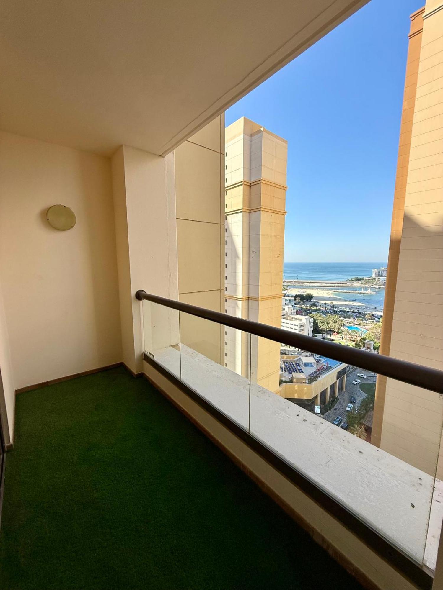 Front In Jbr Appartement Dubaï
