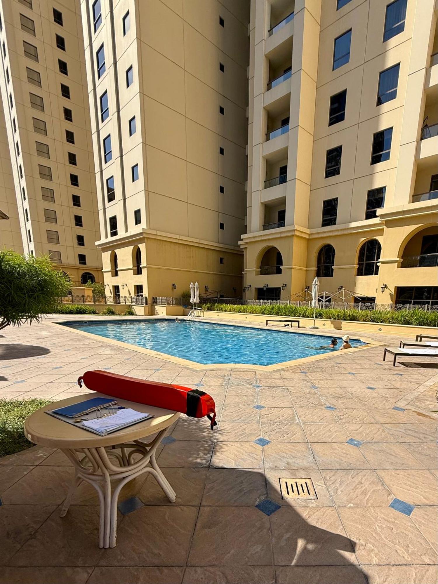 Appartement Front In Jbr Dubaï