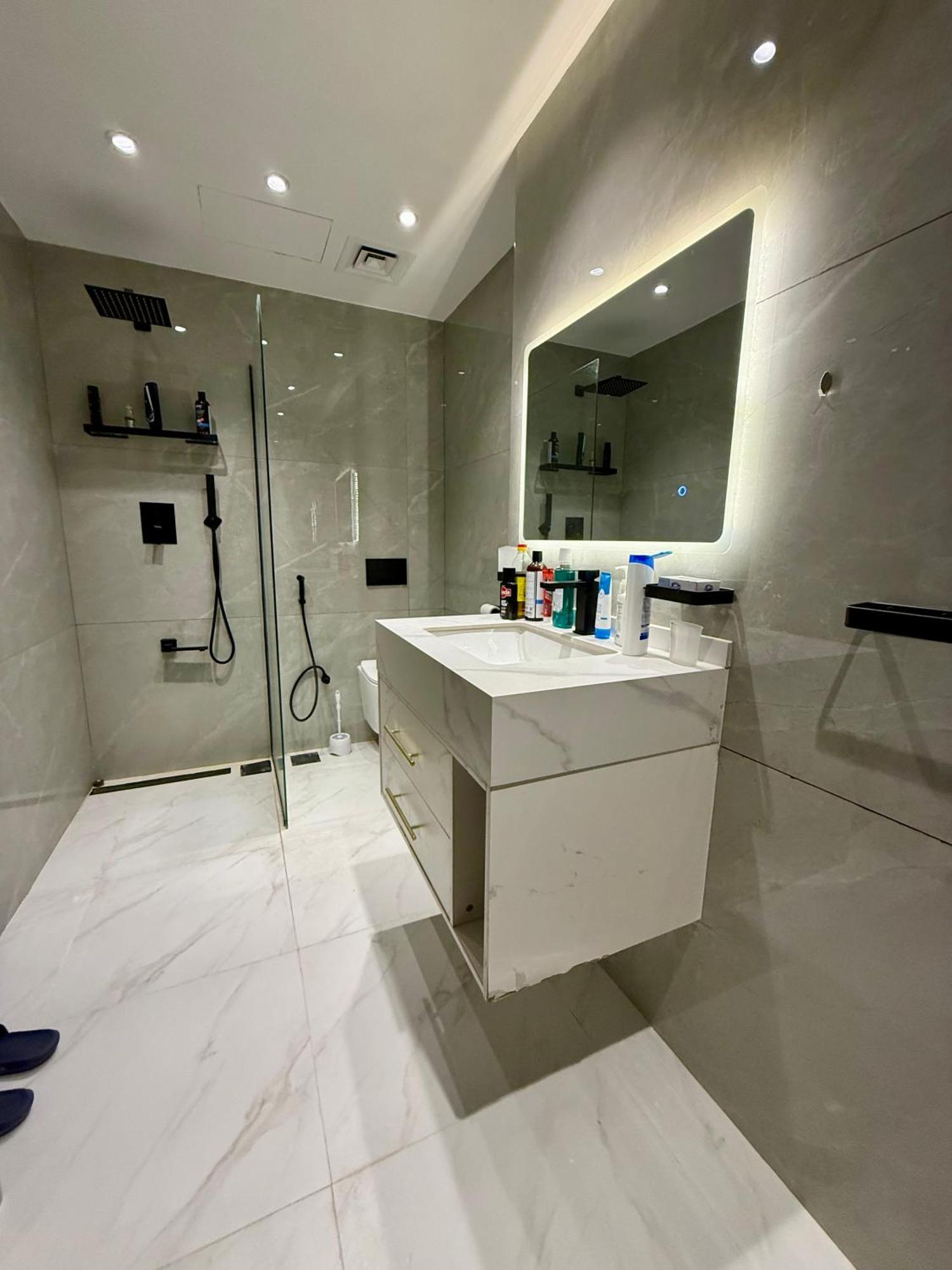 Appartement Front In Jbr *
