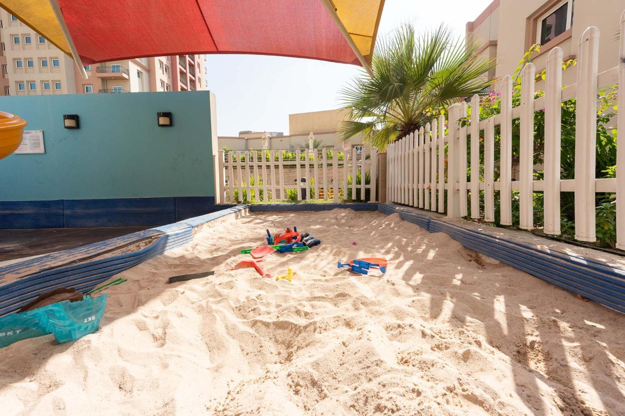 Spacious At Imperial In Jvt That Sleeps 4 * Dubaï