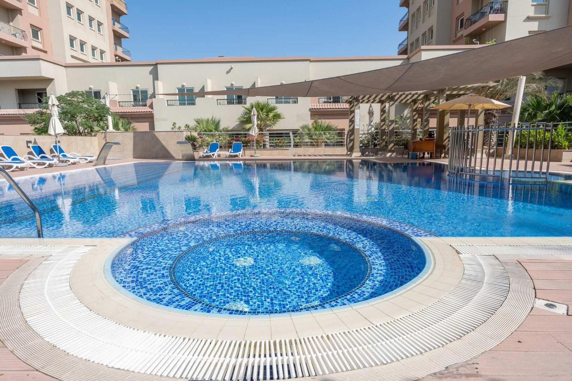 Spacious At Imperial In Jvt That Sleeps 4 * Dubaï