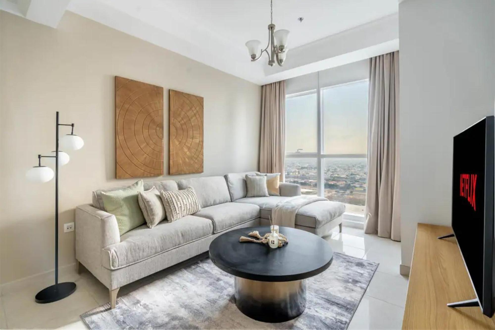 Magnificiant 1br In Court Tower With Canal View Lejlighed