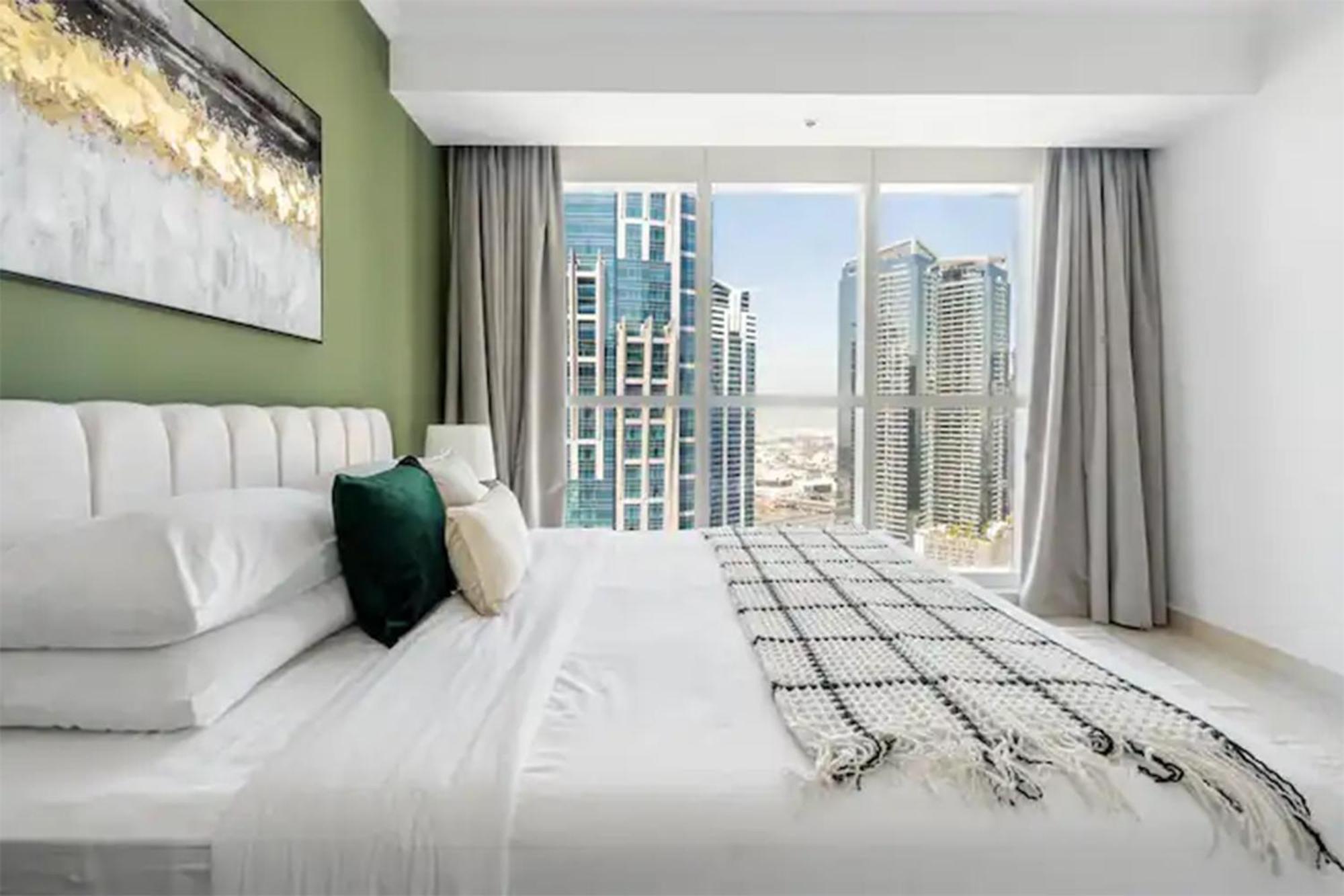 Elegant 1br With Partial Sea View In Court Tower * Dubaï