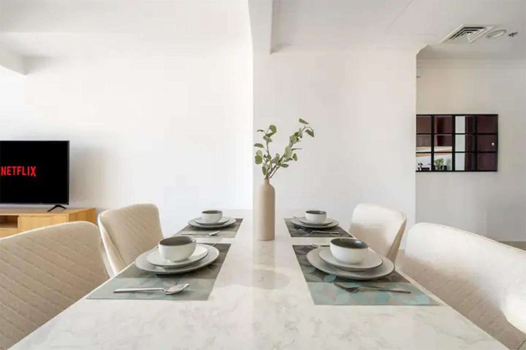 Elegant 1br With Partial Sea View In Court Tower Appartement